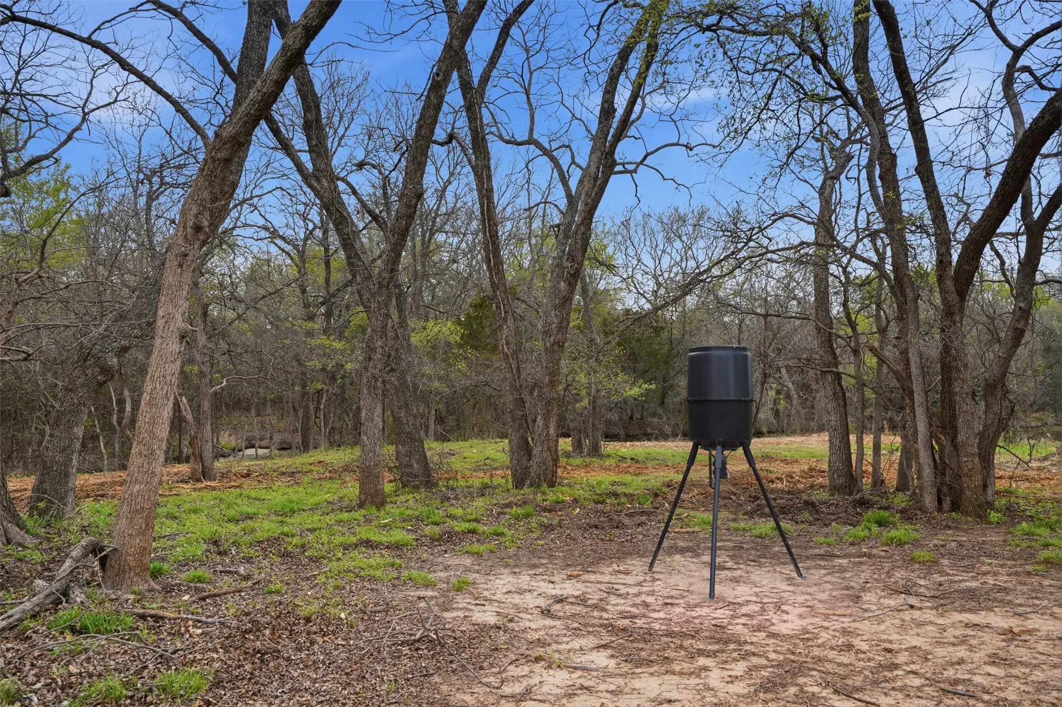 Single Family Residence For Sale in Hood County , 2151 Lipan Highway, Granbury, Texas 76048, 3 Bedroom, 4 Bathroom, 2 Garage spaces, 3,819 Sqft, built in 2016, Preowned, mls#21211156, Real Estate Agent in Granbury, Homes For Sale in Hood county, Homes For Sale in Granbury, Realtor in Granbury Texas, Real Estate Brokerage Independent Realty Texas, Luminita Cordes Realtor