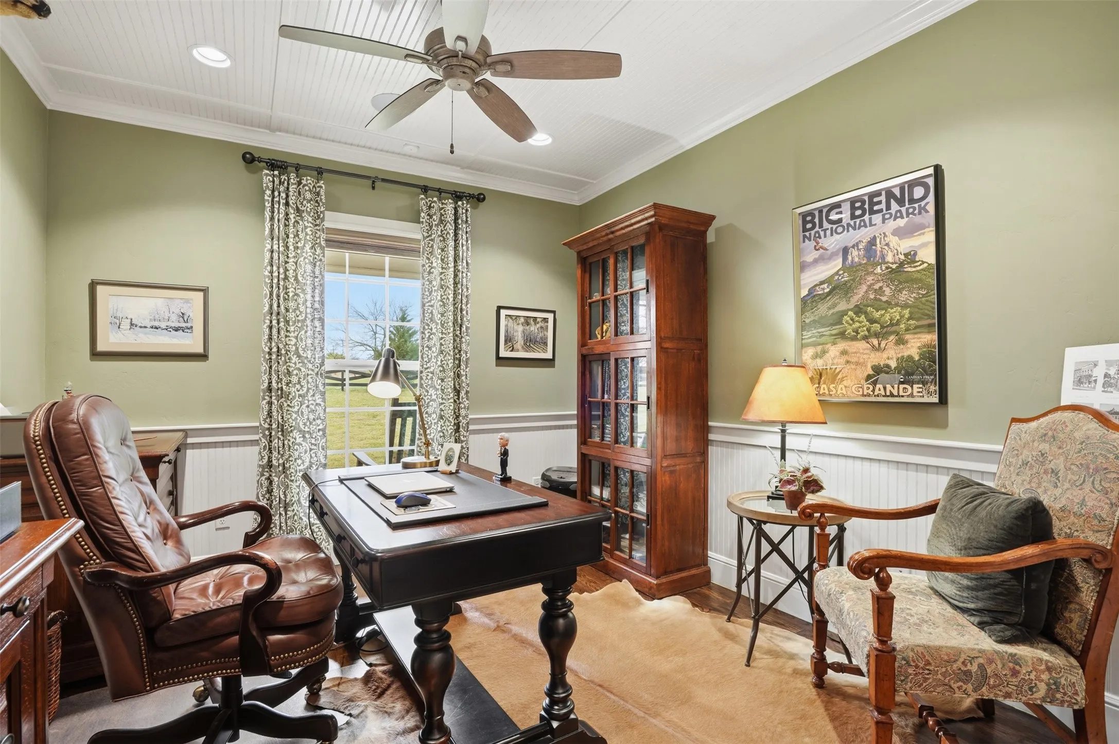 Single Family Residence For Sale in Hood County , 2151 Lipan Highway, Granbury, Texas 76048, 3 Bedroom, 4 Bathroom, 2 Garage spaces, 3,819 Sqft, built in 2016, Preowned, mls#21211156, Real Estate Agent in Granbury, Homes For Sale in Hood county, Homes For Sale in Granbury, Realtor in Granbury Texas, Real Estate Brokerage Independent Realty Texas, Luminita Cordes Realtor