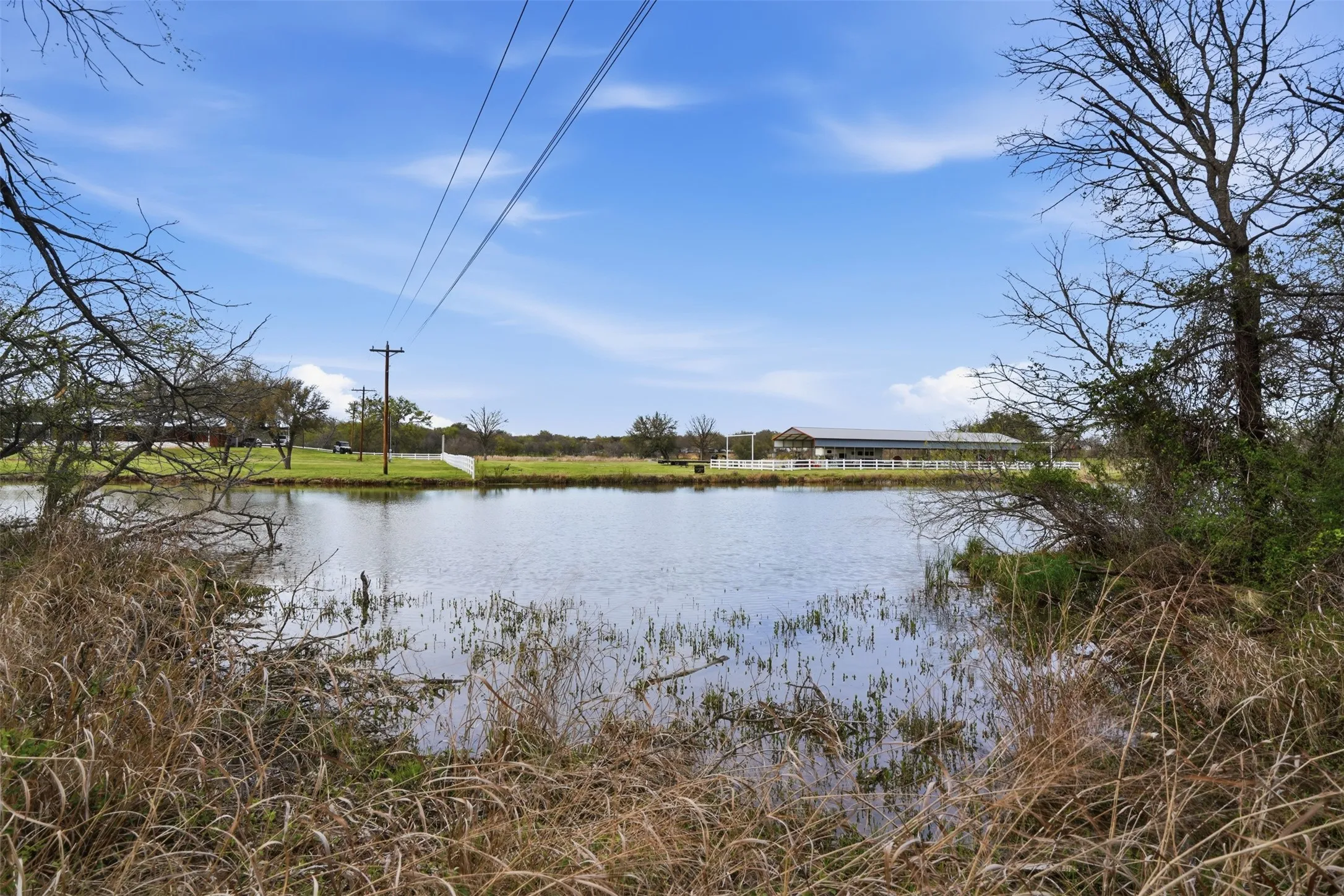 Single Family Residence For Sale in Hood County , 2151 Lipan Highway, Granbury, Texas 76048, 3 Bedroom, 4 Bathroom, 2 Garage spaces, 3,819 Sqft, built in 2016, Preowned, mls#21211156, Real Estate Agent in Granbury, Homes For Sale in Hood county, Homes For Sale in Granbury, Realtor in Granbury Texas, Real Estate Brokerage Independent Realty Texas, Luminita Cordes Realtor