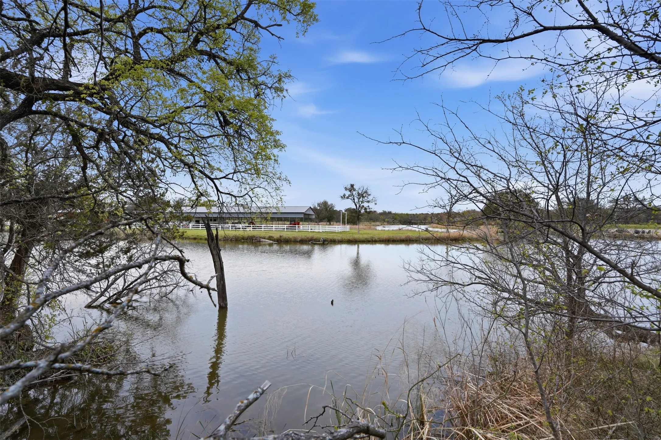 Single Family Residence For Sale in Hood County , 2151 Lipan Highway, Granbury, Texas 76048, 3 Bedroom, 4 Bathroom, 2 Garage spaces, 3,819 Sqft, built in 2016, Preowned, mls#21211156, Real Estate Agent in Granbury, Homes For Sale in Hood county, Homes For Sale in Granbury, Realtor in Granbury Texas, Real Estate Brokerage Independent Realty Texas, Luminita Cordes Realtor