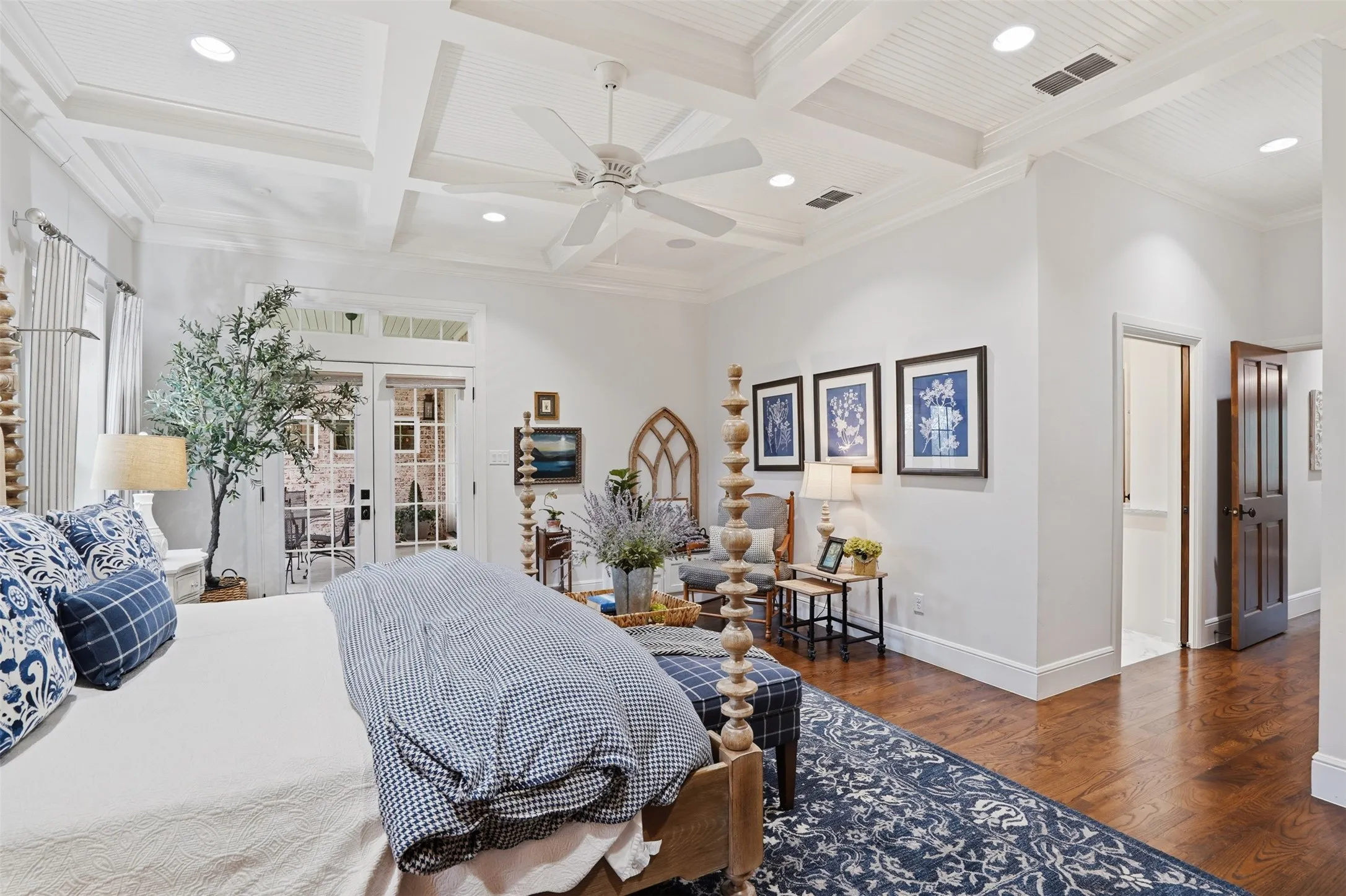 Single Family Residence For Sale in Hood County , 2151 Lipan Highway, Granbury, Texas 76048, 3 Bedroom, 4 Bathroom, 2 Garage spaces, 3,819 Sqft, built in 2016, Preowned, mls#21211156, Real Estate Agent in Granbury, Homes For Sale in Hood county, Homes For Sale in Granbury, Realtor in Granbury Texas, Real Estate Brokerage Independent Realty Texas, Luminita Cordes Realtor