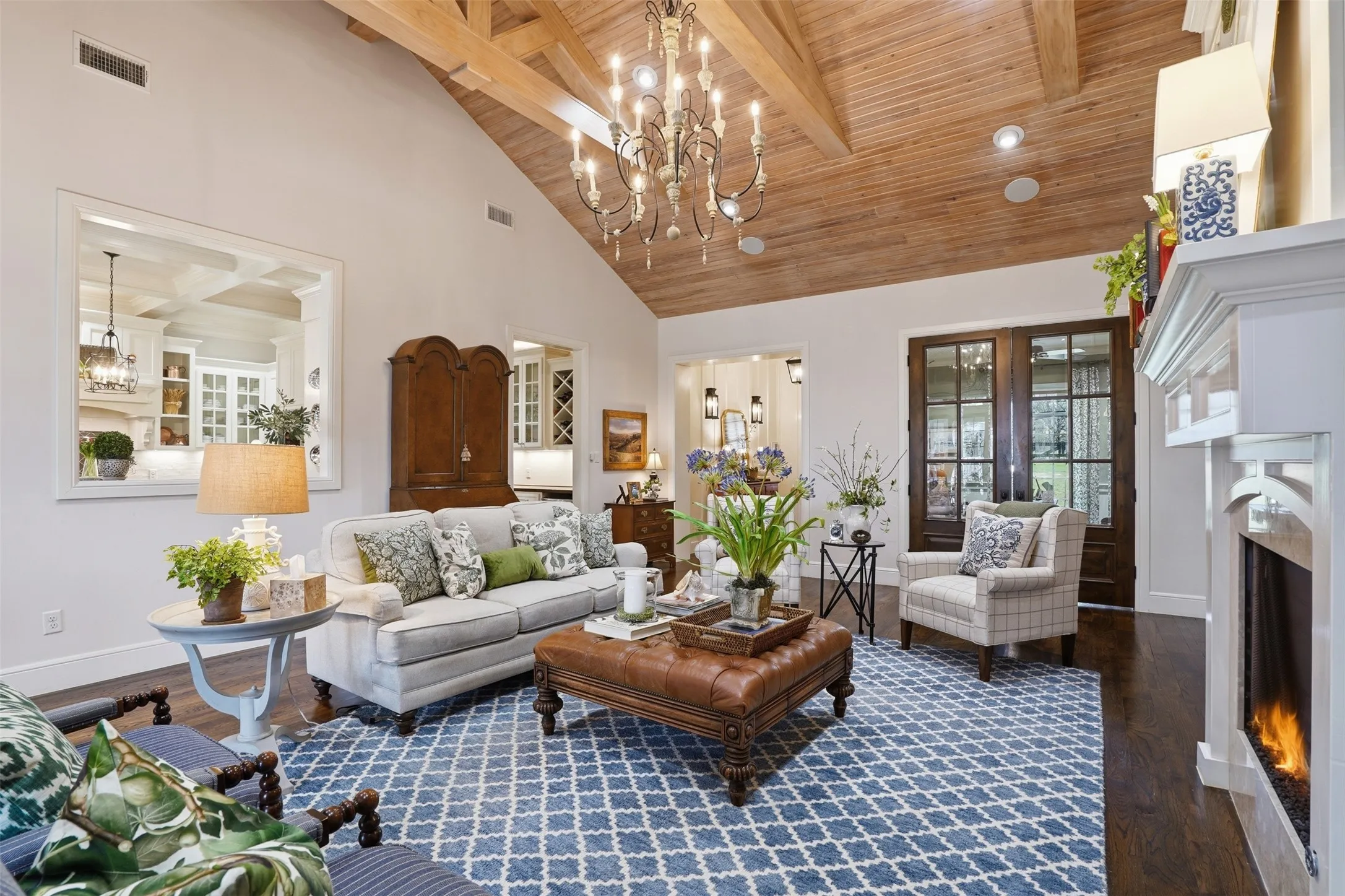 Single Family Residence For Sale in Hood County , 2151 Lipan Highway, Granbury, Texas 76048, 3 Bedroom, 4 Bathroom, 2 Garage spaces, 3,819 Sqft, built in 2016, Preowned, mls#21211156, Real Estate Agent in Granbury, Homes For Sale in Hood county, Homes For Sale in Granbury, Realtor in Granbury Texas, Real Estate Brokerage Independent Realty Texas, Luminita Cordes Realtor