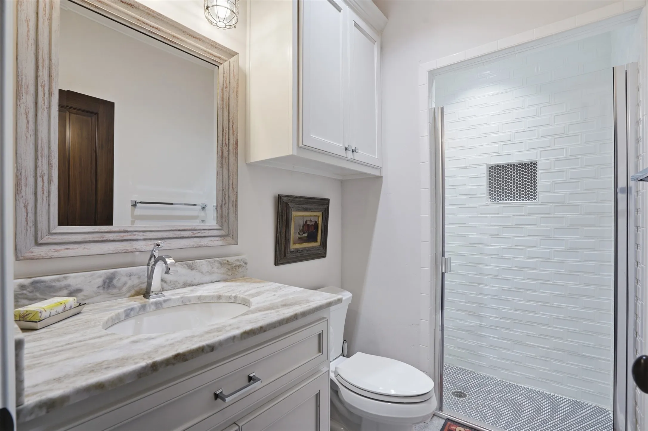 Single Family Residence For Sale in Hood County , 2151 Lipan Highway, Granbury, Texas 76048, 3 Bedroom, 4 Bathroom, 2 Garage spaces, 3,819 Sqft, built in 2016, Preowned, mls#21211156, Real Estate Agent in Granbury, Homes For Sale in Hood county, Homes For Sale in Granbury, Realtor in Granbury Texas, Real Estate Brokerage Independent Realty Texas, Luminita Cordes Realtor