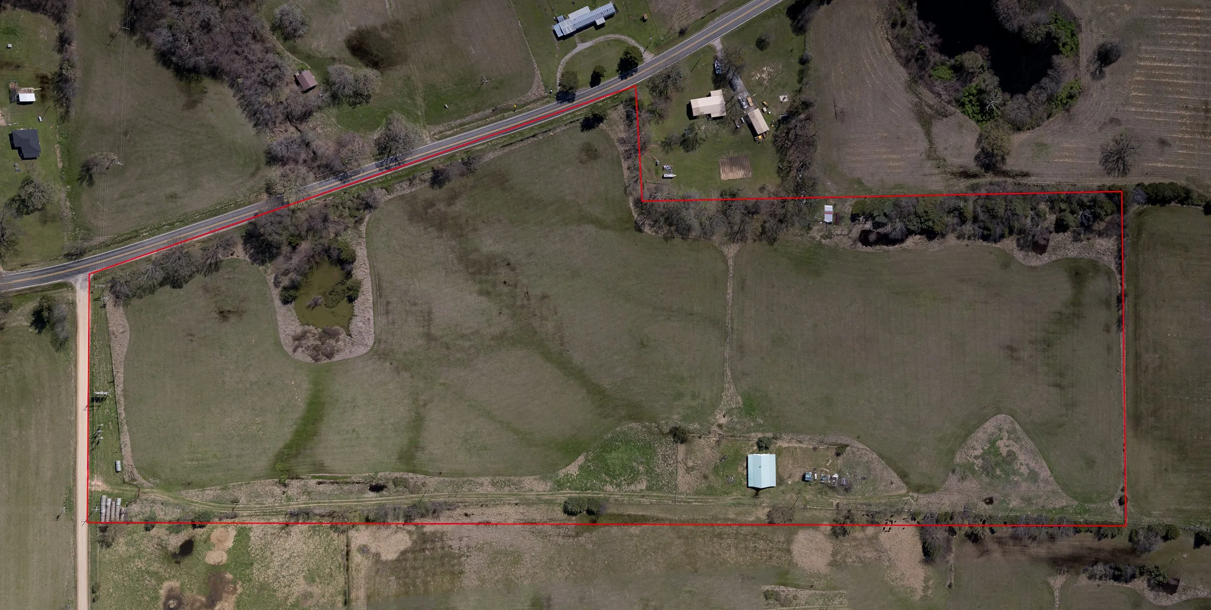 Farm For Sale in Fannin County , 267 County Road 2150, Telephone, Texas 75446, 3 Bedroom, 2 Bathroom, Garage spaces, 1,596 Sqft, built in 2000, mls#21211256, Real Estate Agent in Telephone, Homes For Sale in Fannin county, Homes For Sale in Telephone, Realtor in Telephone Texas, Real Estate Brokerage Independent Realty Texas, Luminita Cordes Realtor