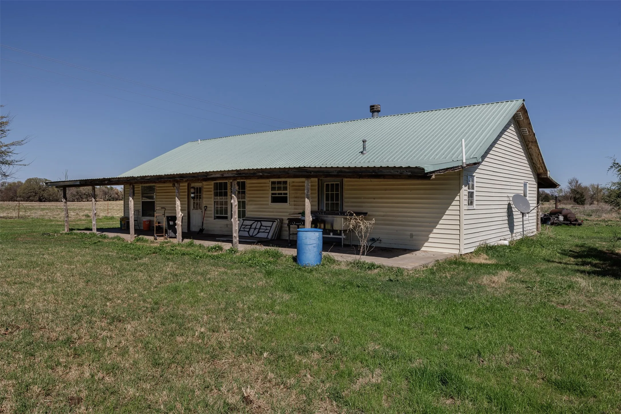 Farm For Sale in Fannin County , 267 County Road 2150, Telephone, Texas 75446, 3 Bedroom, 2 Bathroom, Garage spaces, 1,596 Sqft, built in 2000, mls#21211256, Real Estate Agent in Telephone, Homes For Sale in Fannin county, Homes For Sale in Telephone, Realtor in Telephone Texas, Real Estate Brokerage Independent Realty Texas, Luminita Cordes Realtor