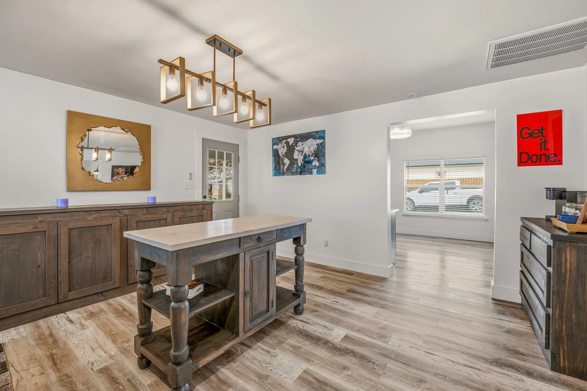 Single Family Residence For Sale in Hamilton County , 412 N Kirk Street, Hico, Texas 76457, 3 Bedrooms, 1 Bathroom, Garage spaces, 1,302 Sqft, built in 1940, Preowned, Price $255,000, mls#21211241, Real Estate Agent in Hico, Homes For Sale in Hamilton county, Homes For Sale in Hico, Realtor in Hico Texas, Real Estate Brokerage Independent Realty Texas, Luminita Cordes Realtor