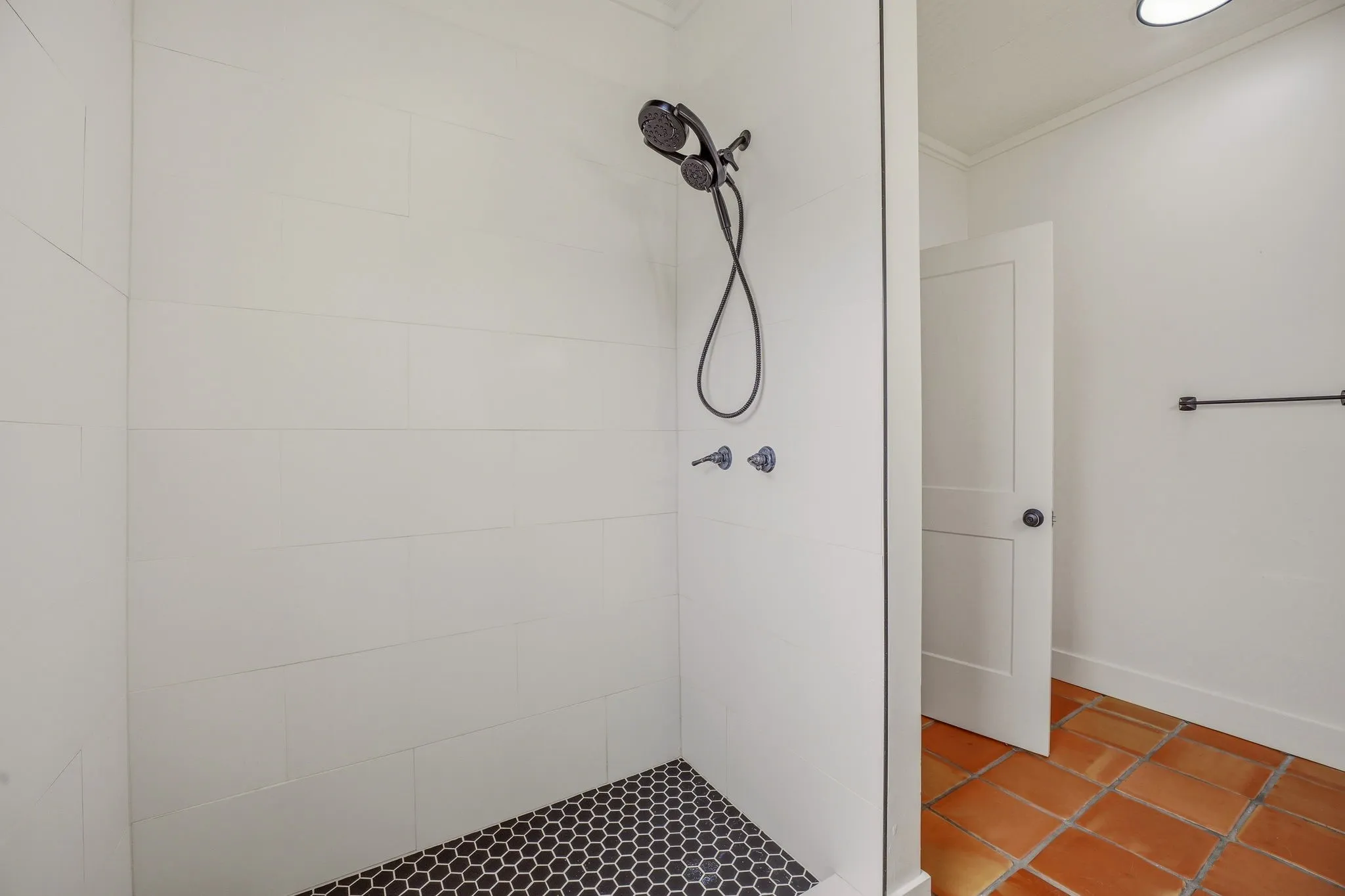 Single Family Residence For Sale in Hamilton County , 412 N Kirk Street, Hico, Texas 76457, 3 Bedrooms, 1 Bathroom, Garage spaces, 1,302 Sqft, built in 1940, Preowned, Price $255,000, mls#21211241, Real Estate Agent in Hico, Homes For Sale in Hamilton county, Homes For Sale in Hico, Realtor in Hico Texas, Real Estate Brokerage Independent Realty Texas, Luminita Cordes Realtor