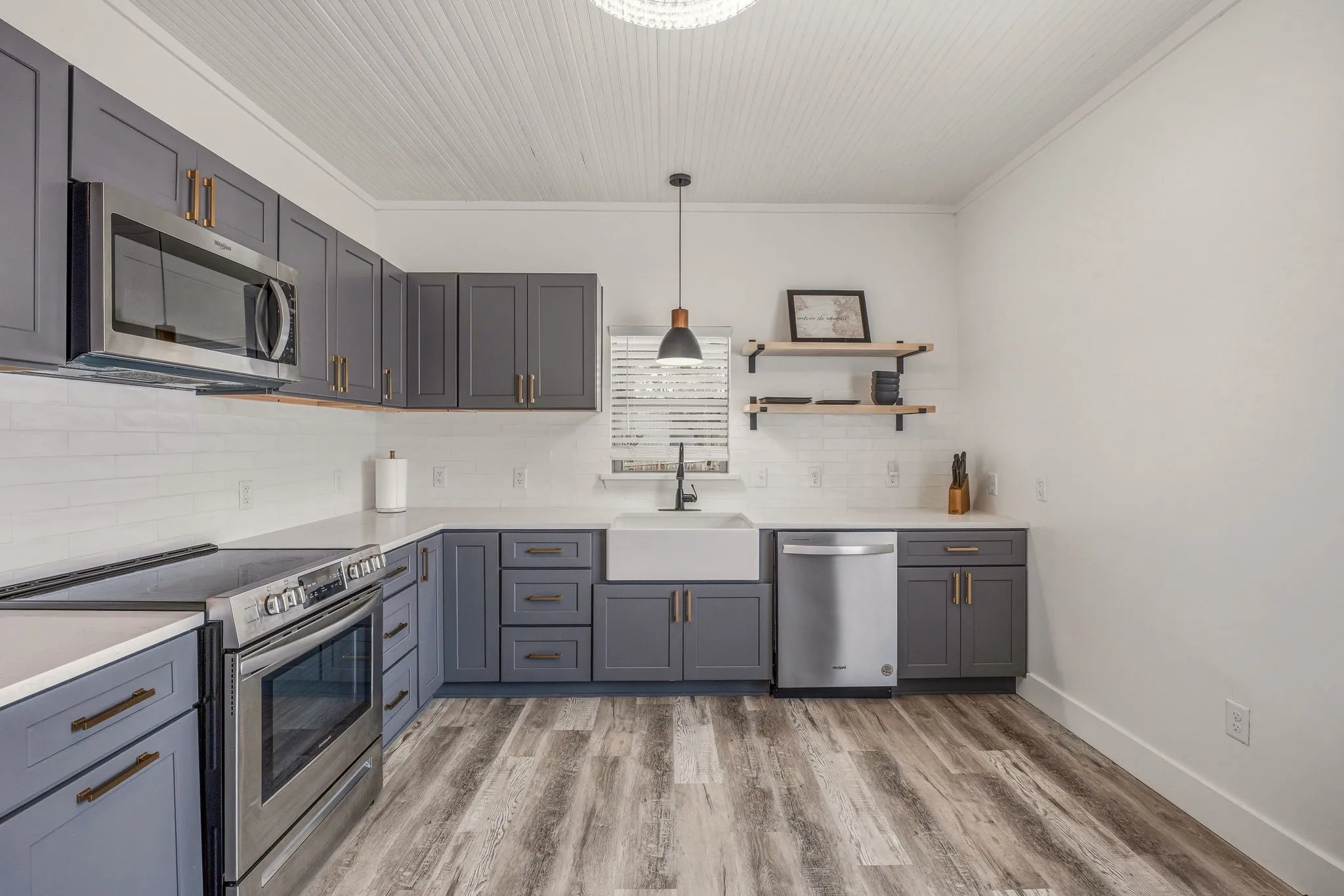 Single Family Residence For Sale in Hamilton County , 412 N Kirk Street, Hico, Texas 76457, 3 Bedrooms, 1 Bathroom, Garage spaces, 1,302 Sqft, built in 1940, Preowned, Price $255,000, mls#21211241, Real Estate Agent in Hico, Homes For Sale in Hamilton county, Homes For Sale in Hico, Realtor in Hico Texas, Real Estate Brokerage Independent Realty Texas, Luminita Cordes Realtor
