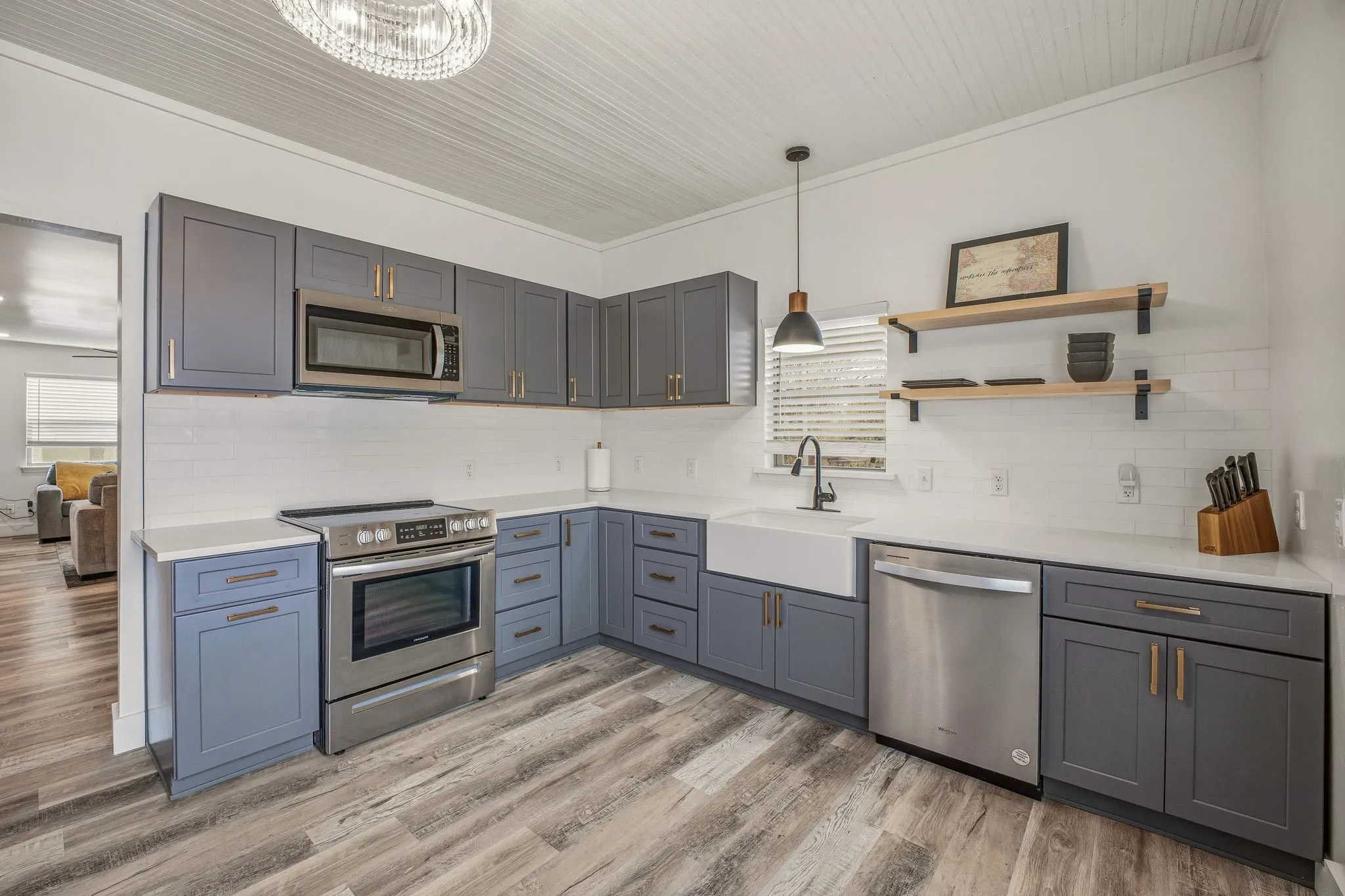 Single Family Residence For Sale in Hamilton County , 412 N Kirk Street, Hico, Texas 76457, 3 Bedrooms, 1 Bathroom, Garage spaces, 1,302 Sqft, built in 1940, Preowned, Price $255,000, mls#21211241, Real Estate Agent in Hico, Homes For Sale in Hamilton county, Homes For Sale in Hico, Realtor in Hico Texas, Real Estate Brokerage Independent Realty Texas, Luminita Cordes Realtor