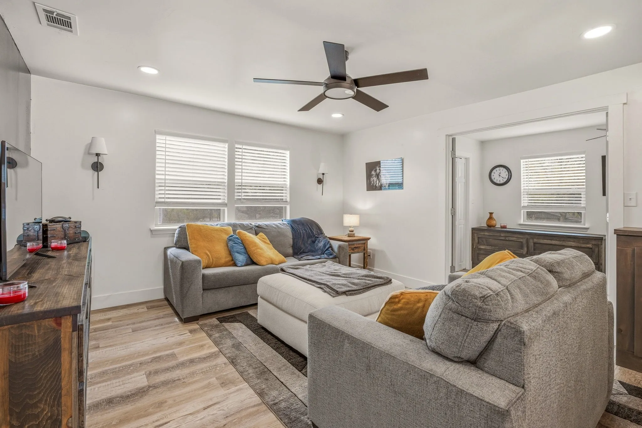 Single Family Residence For Sale in Hamilton County , 412 N Kirk Street, Hico, Texas 76457, 3 Bedrooms, 1 Bathroom, Garage spaces, 1,302 Sqft, built in 1940, Preowned, Price $255,000, mls#21211241, Real Estate Agent in Hico, Homes For Sale in Hamilton county, Homes For Sale in Hico, Realtor in Hico Texas, Real Estate Brokerage Independent Realty Texas, Luminita Cordes Realtor