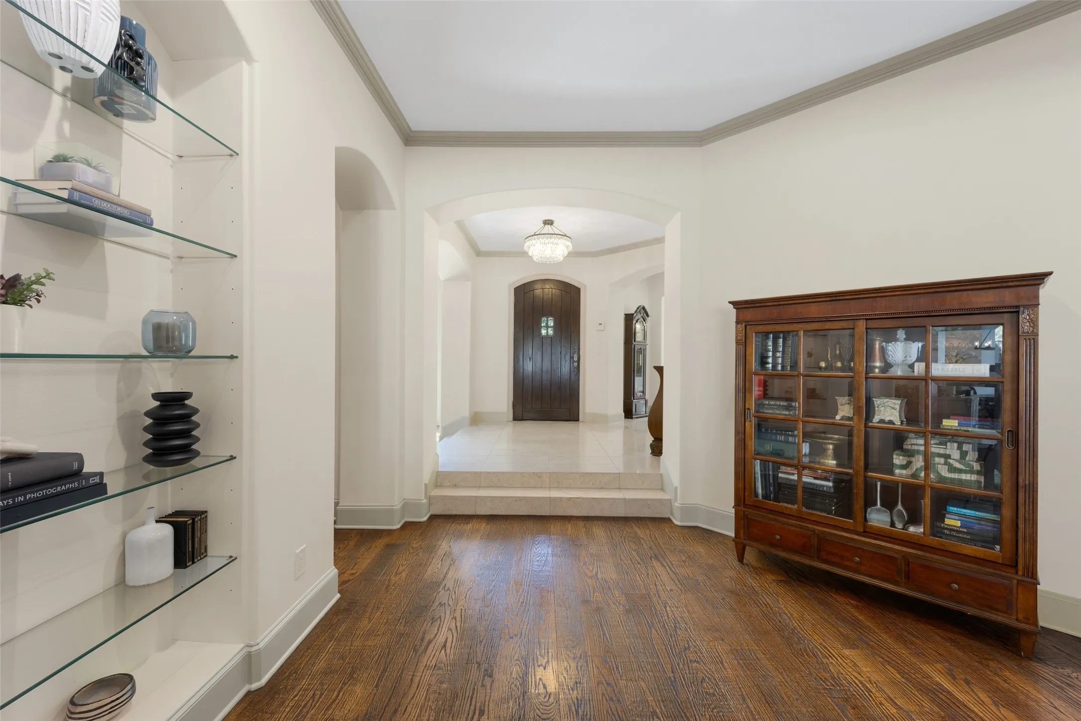 Single Family Residence For Sale in Dallas County , 6615 Meadow Road, Dallas, Texas 75230, 5 Bedroom, 7 Bathroom, 3 Garage spaces, 6,421 Sqft, built in 1999, Preowned, mls#21191781, Real Estate Agent in Dallas, Homes For Sale in Dallas county, Homes For Sale in Dallas, Realtor in Dallas Texas, Real Estate Brokerage Independent Realty Texas, Luminita Cordes Realtor