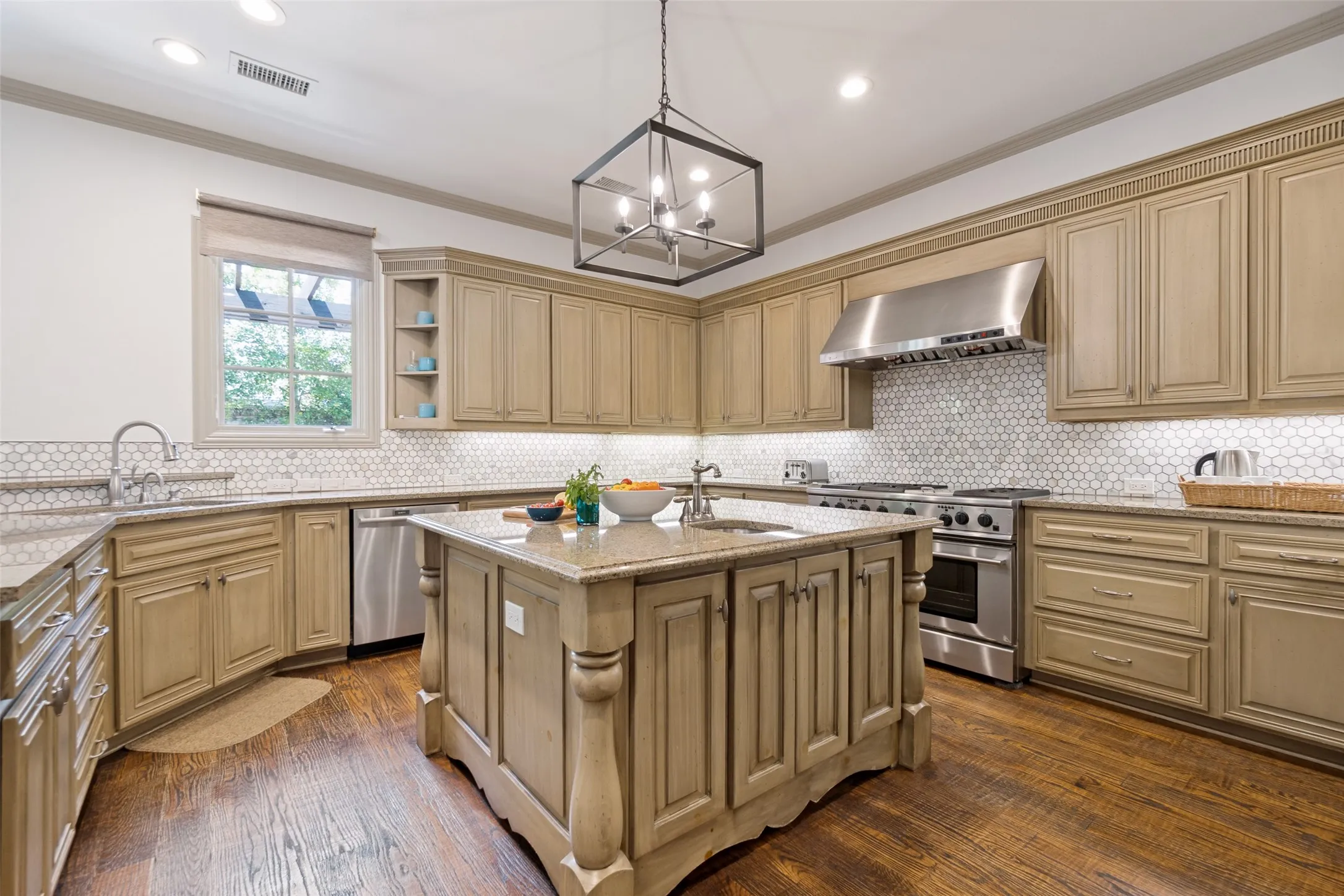 The current owners updated the backsplash and new stainless applicances.