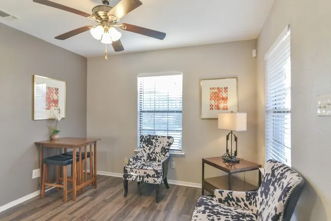 Apartment For Rent in Tarrant County , 820 Southeast Parkway, Azle, Texas 76020, 2 Bedroom, 1 Bathroom, Garage spaces, 786 Sqft, built in 1985, mls#21211331, Real Estate Agent in Azle, Homes For Rent in Tarrant county, Homes For Rent in Azle, Realtor in Azle Texas, Real Estate Brokerage Independent Realty Texas, Luminita Cordes Realtor