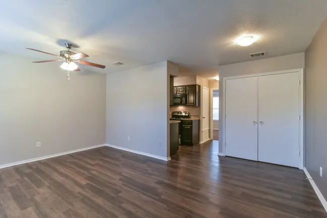 Apartment For Rent in Tarrant County , 820 Southeast Parkway, Azle, Texas 76020, 2 Bedroom, 1 Bathroom, Garage spaces, 786 Sqft, built in 1985, mls#21211331, Real Estate Agent in Azle, Homes For Rent in Tarrant county, Homes For Rent in Azle, Realtor in Azle Texas, Real Estate Brokerage Independent Realty Texas, Luminita Cordes Realtor