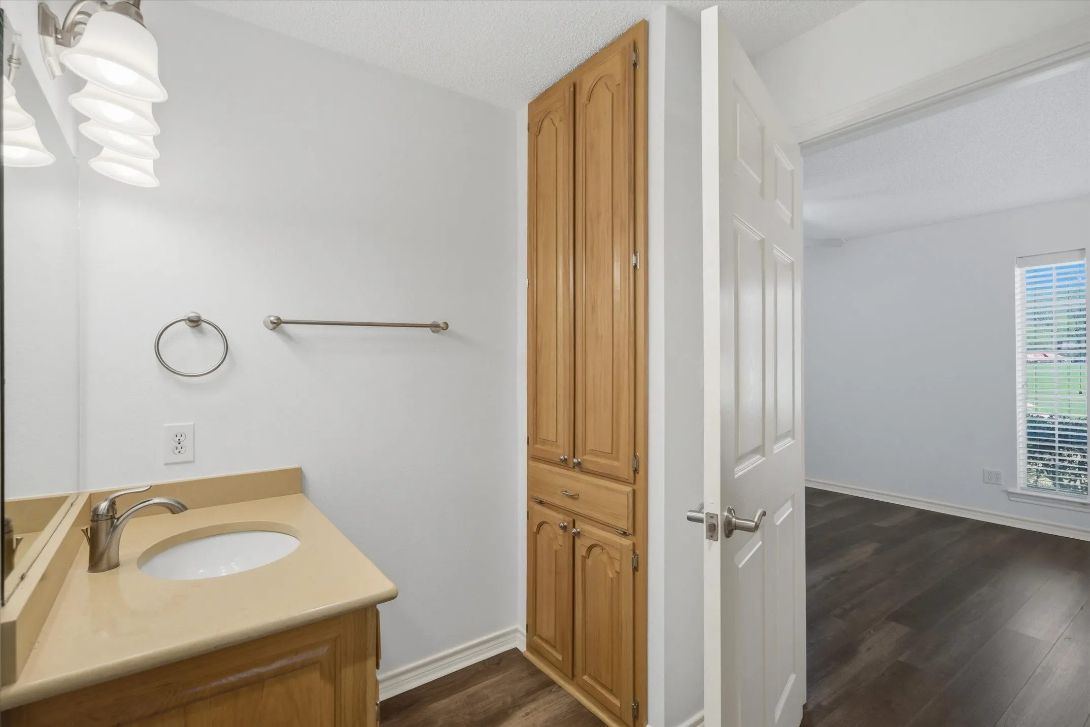 Single Family Residence For Sale in Van Zandt County , 2146 VZ County Road 2205, Canton, Texas 75103, 3 Bedroom, 3 Bathroom, 6 Garage spaces, 2,950 Sqft, built in 1998, Preowned, mls#21196797, Real Estate Agent in Canton, Homes For Sale in Van Zandt county, Homes For Sale in Canton, Realtor in Canton Texas, Real Estate Brokerage Independent Realty Texas, Luminita Cordes Realtor