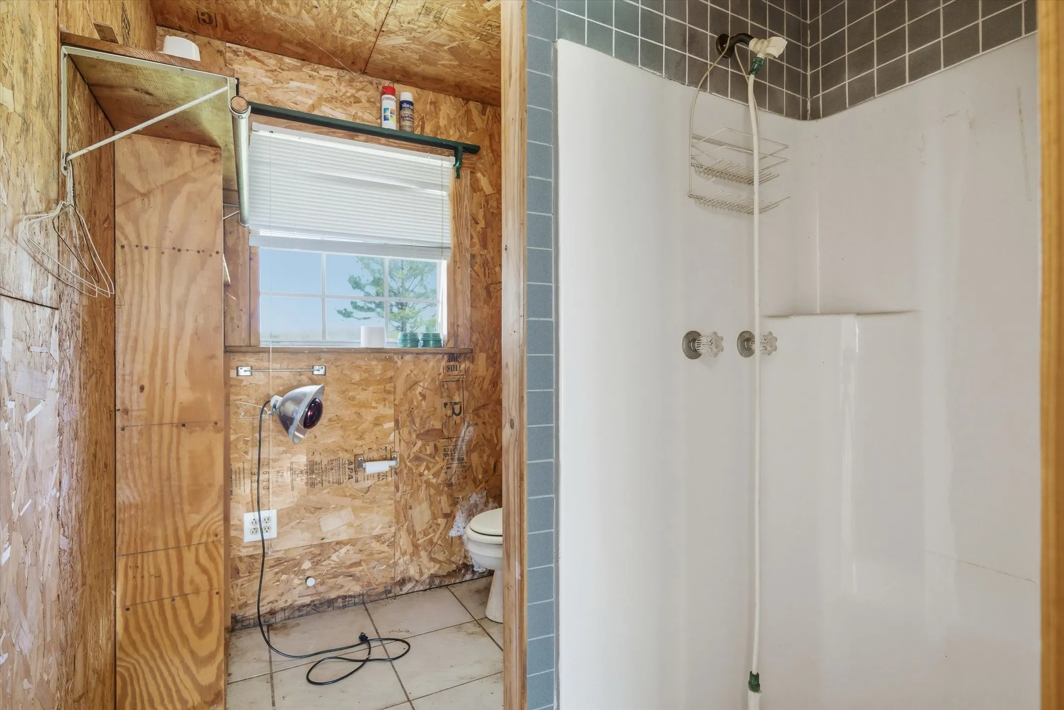 Single Family Residence For Sale in Van Zandt County , 2146 VZ County Road 2205, Canton, Texas 75103, 3 Bedroom, 3 Bathroom, 6 Garage spaces, 2,950 Sqft, built in 1998, Preowned, mls#21196797, Real Estate Agent in Canton, Homes For Sale in Van Zandt county, Homes For Sale in Canton, Realtor in Canton Texas, Real Estate Brokerage Independent Realty Texas, Luminita Cordes Realtor