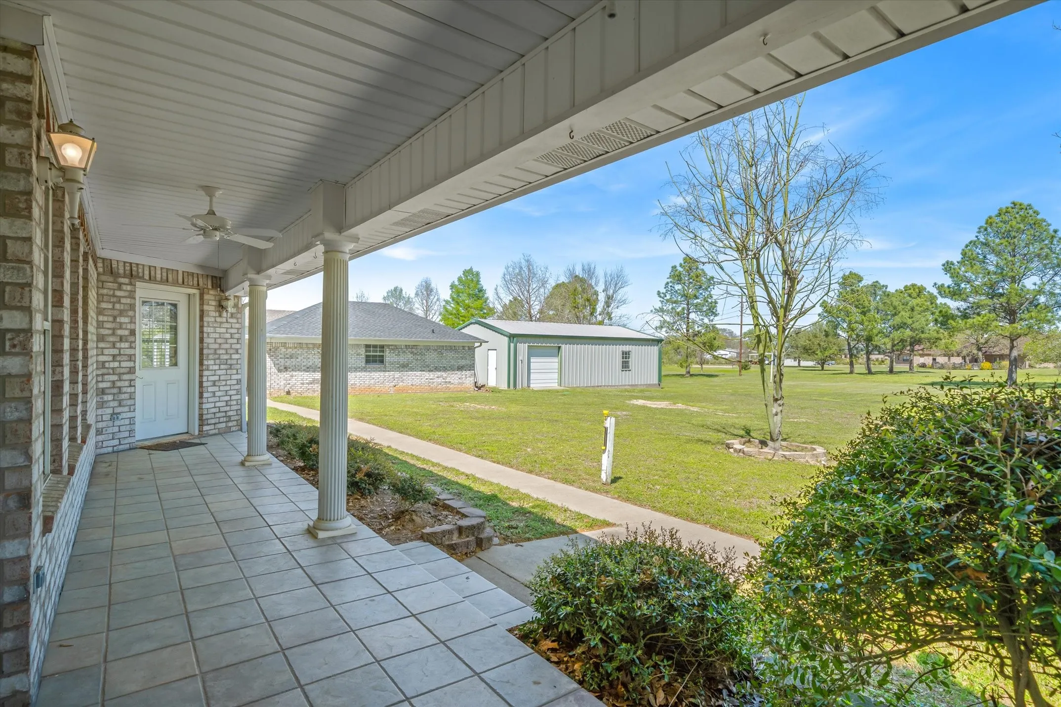 Single Family Residence For Sale in Van Zandt County , 2146 VZ County Road 2205, Canton, Texas 75103, 3 Bedroom, 3 Bathroom, 6 Garage spaces, 2,950 Sqft, built in 1998, Preowned, mls#21196797, Real Estate Agent in Canton, Homes For Sale in Van Zandt county, Homes For Sale in Canton, Realtor in Canton Texas, Real Estate Brokerage Independent Realty Texas, Luminita Cordes Realtor