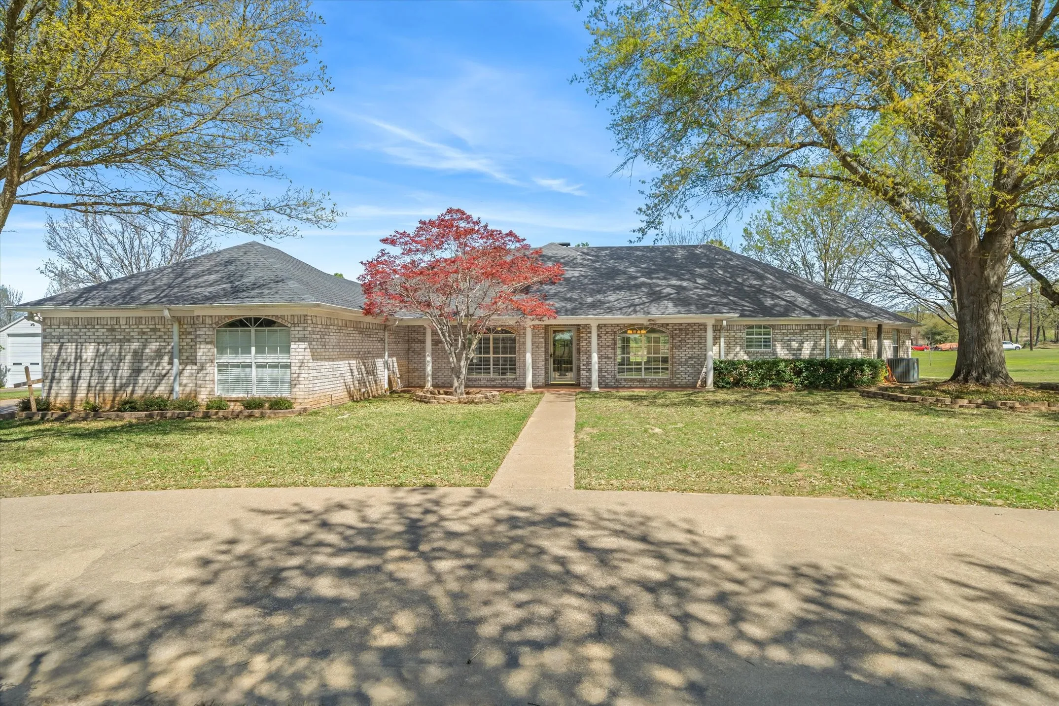 Single Family Residence For Sale in Van Zandt County , 2146 VZ County Road 2205, Canton, Texas 75103, 3 Bedroom, 3 Bathroom, 6 Garage spaces, 2,950 Sqft, built in 1998, Preowned, mls#21196797, Real Estate Agent in Canton, Homes For Sale in Van Zandt county, Homes For Sale in Canton, Realtor in Canton Texas, Real Estate Brokerage Independent Realty Texas, Luminita Cordes Realtor