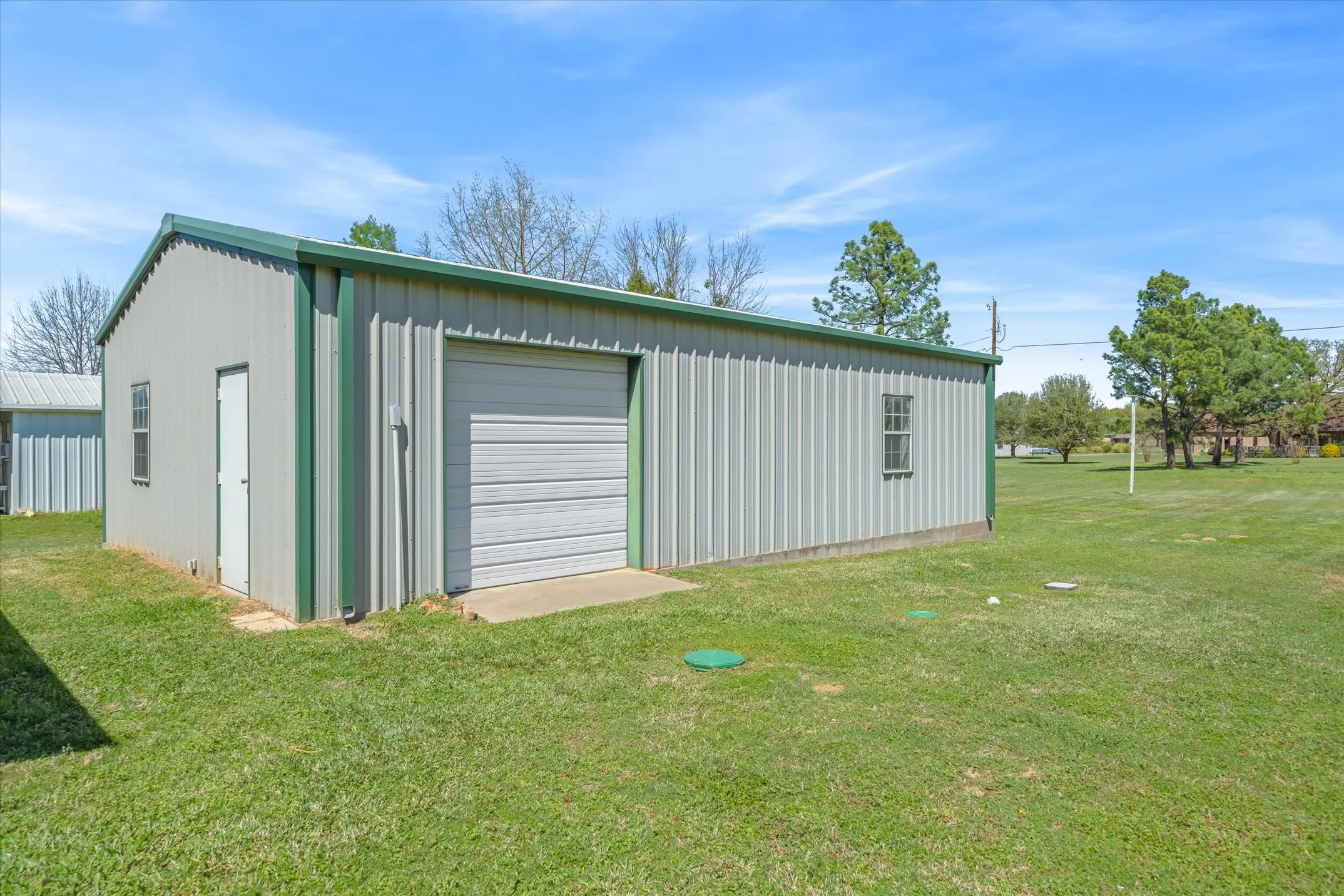 Single Family Residence For Sale in Van Zandt County , 2146 VZ County Road 2205, Canton, Texas 75103, 3 Bedroom, 3 Bathroom, 6 Garage spaces, 2,950 Sqft, built in 1998, Preowned, mls#21196797, Real Estate Agent in Canton, Homes For Sale in Van Zandt county, Homes For Sale in Canton, Realtor in Canton Texas, Real Estate Brokerage Independent Realty Texas, Luminita Cordes Realtor