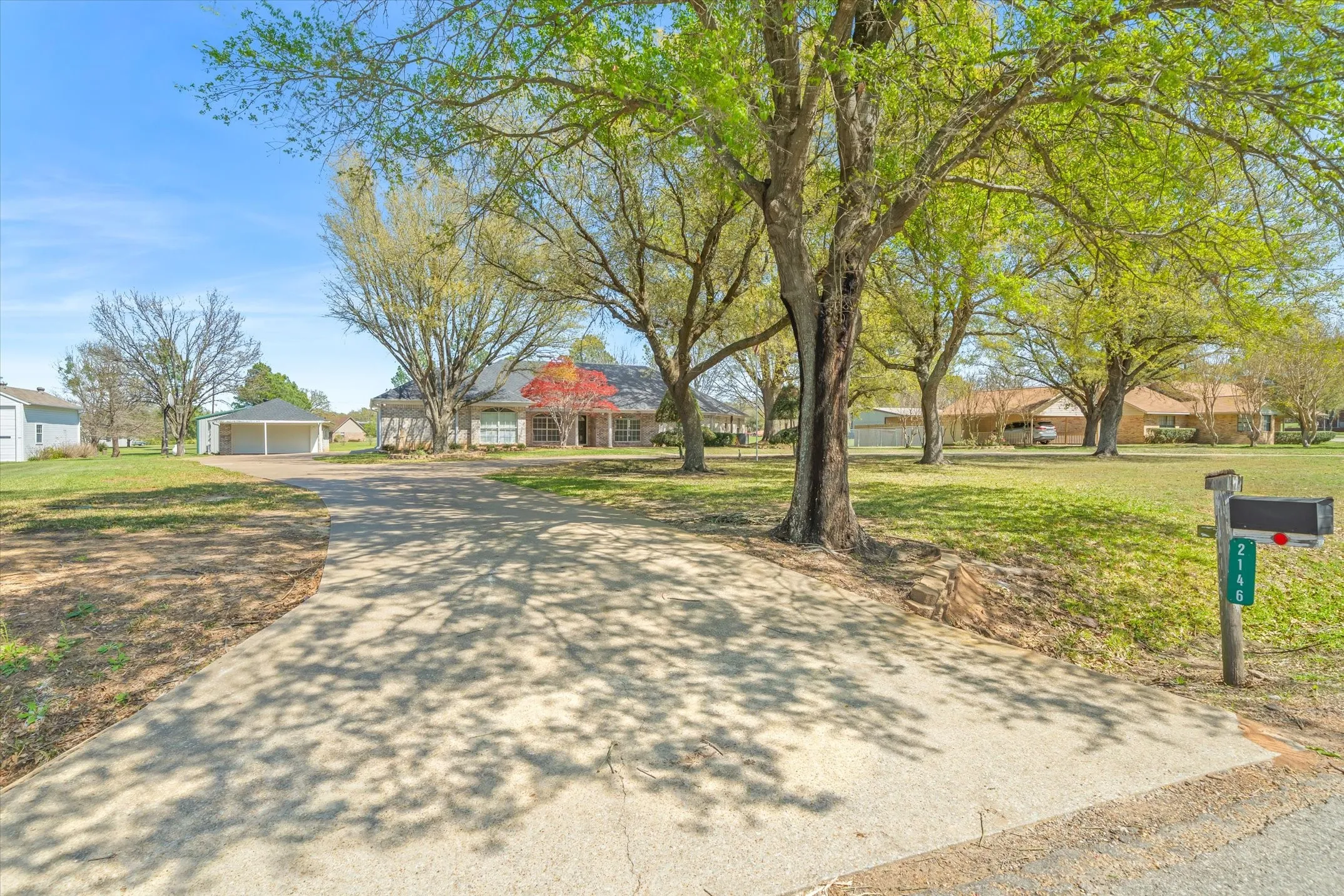 Single Family Residence For Sale in Van Zandt County , 2146 VZ County Road 2205, Canton, Texas 75103, 3 Bedroom, 3 Bathroom, 6 Garage spaces, 2,950 Sqft, built in 1998, Preowned, mls#21196797, Real Estate Agent in Canton, Homes For Sale in Van Zandt county, Homes For Sale in Canton, Realtor in Canton Texas, Real Estate Brokerage Independent Realty Texas, Luminita Cordes Realtor
