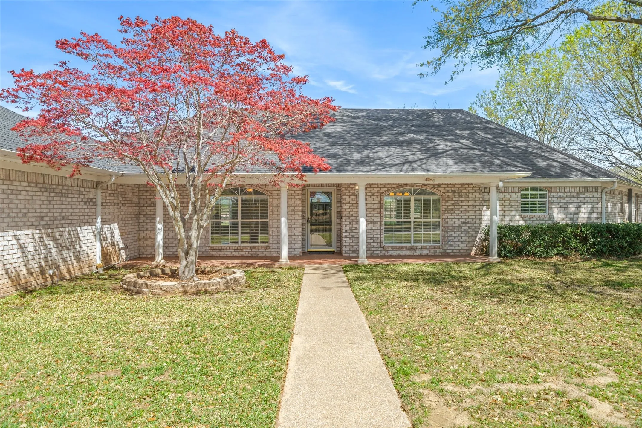 Single Family Residence For Sale in Van Zandt County , 2146 VZ County Road 2205, Canton, Texas 75103, 3 Bedroom, 3 Bathroom, 6 Garage spaces, 2,950 Sqft, built in 1998, Preowned, mls#21196797, Real Estate Agent in Canton, Homes For Sale in Van Zandt county, Homes For Sale in Canton, Realtor in Canton Texas, Real Estate Brokerage Independent Realty Texas, Luminita Cordes Realtor