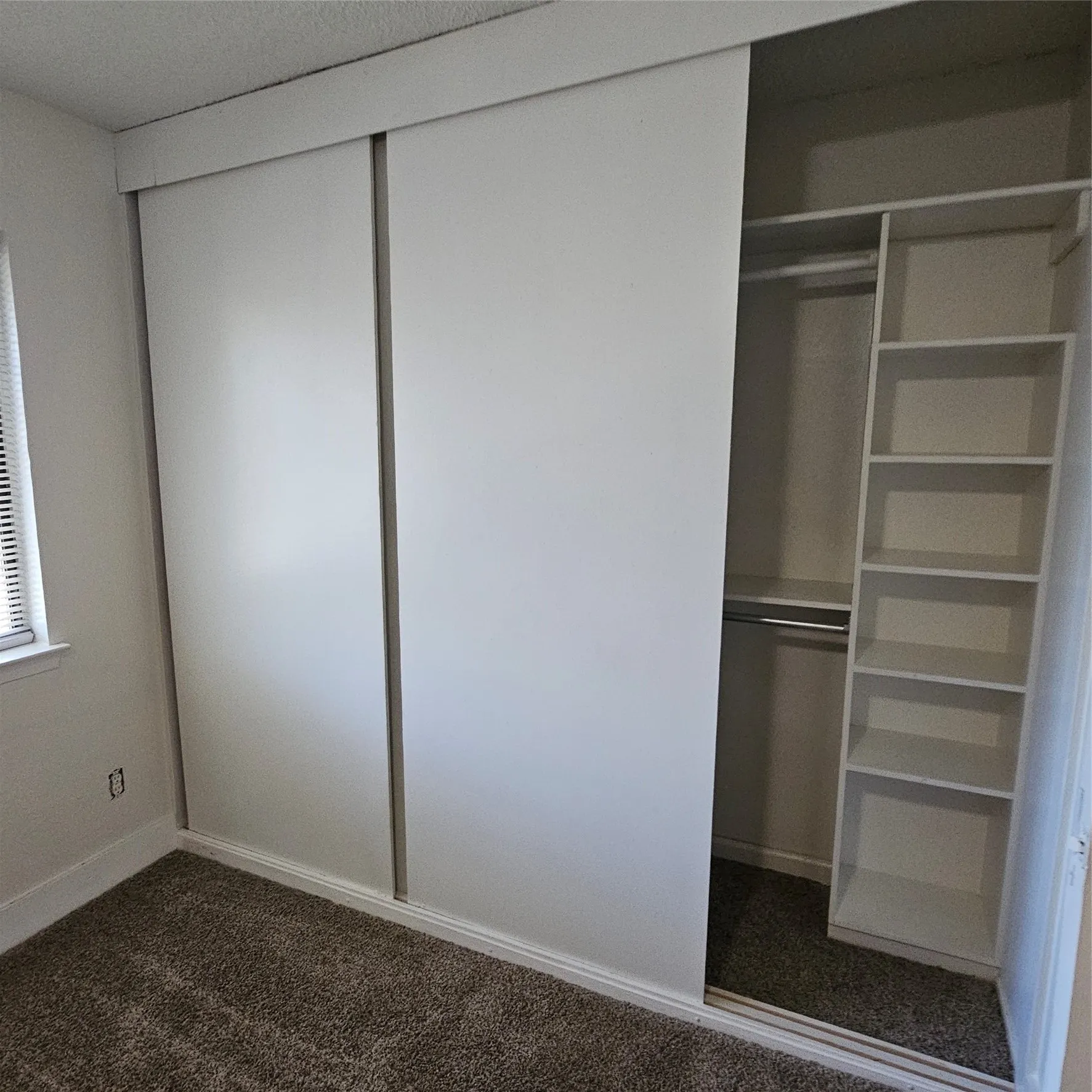 Condominium For Rent in Dallas County , 5919 Harvest Hill Road 2085, Dallas, Texas 75230, 1 Bedroom, 1 Bathroom, Garage spaces, 658 Sqft, built in 1970, Price $995, mls#21211485, Real Estate Agent in Dallas, Homes For Rent in Dallas county, Homes For Rent in Dallas, Realtor in Dallas Texas, Real Estate Brokerage Independent Realty Texas, Luminita Cordes Realtor