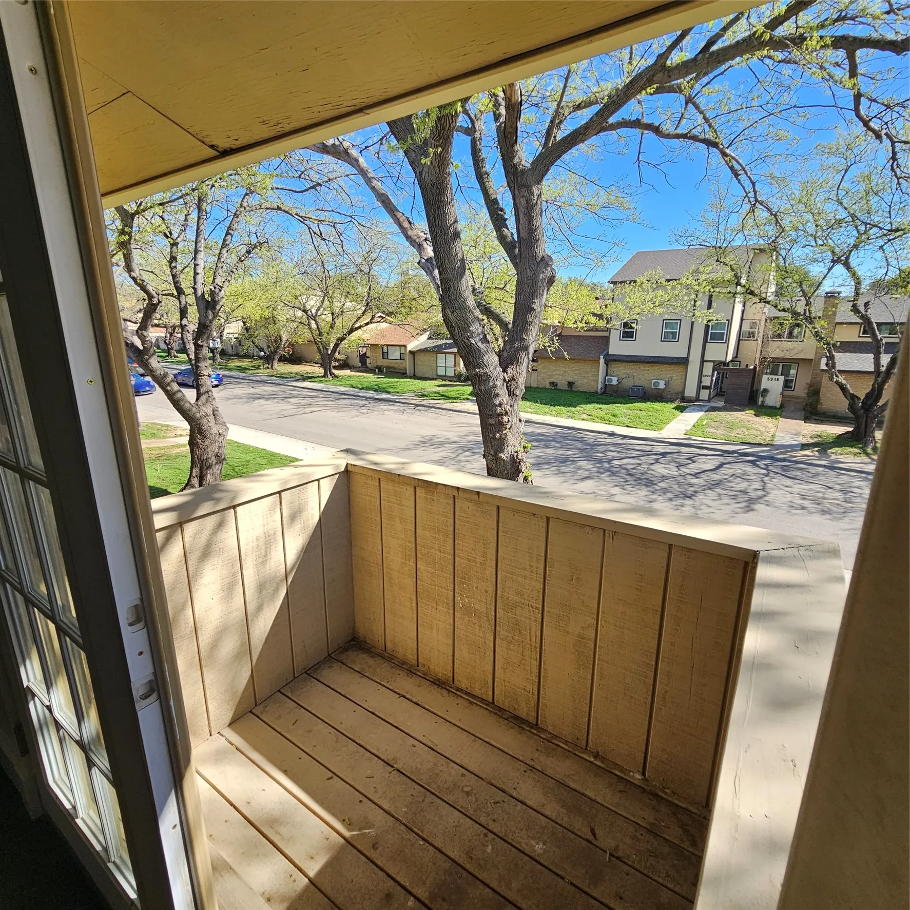 Condominium For Rent in Dallas County , 5919 Harvest Hill Road 2085, Dallas, Texas 75230, 1 Bedroom, 1 Bathroom, Garage spaces, 658 Sqft, built in 1970, Price $995, mls#21211485, Real Estate Agent in Dallas, Homes For Rent in Dallas county, Homes For Rent in Dallas, Realtor in Dallas Texas, Real Estate Brokerage Independent Realty Texas, Luminita Cordes Realtor