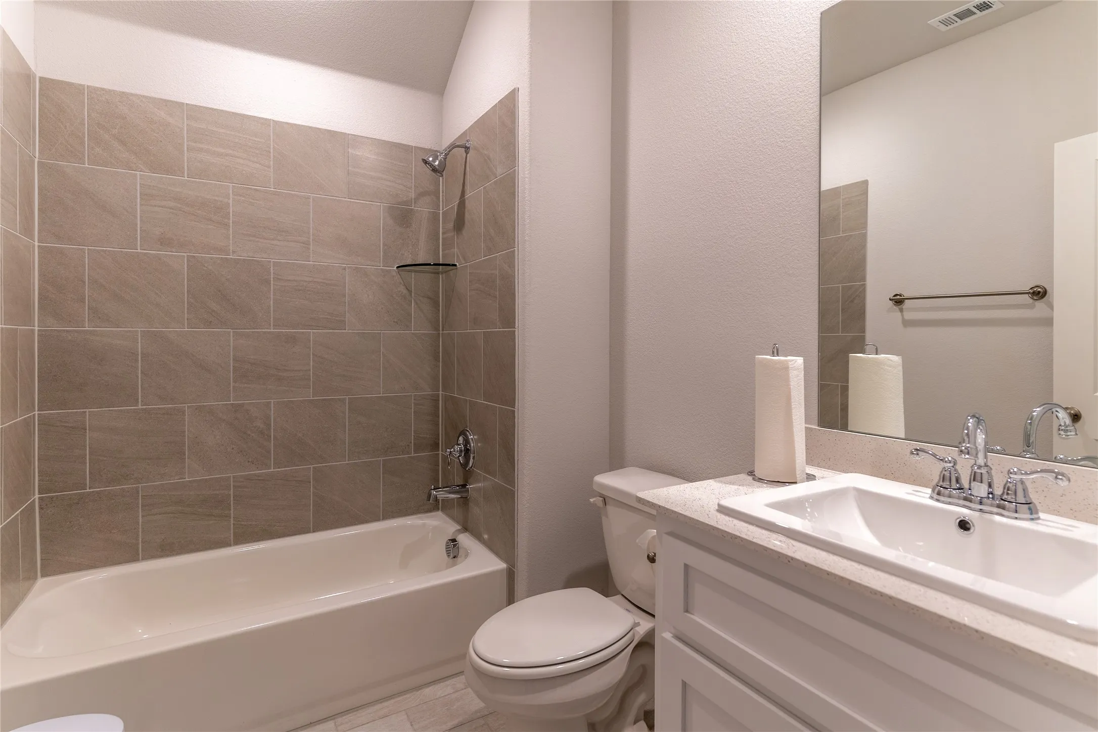 Single Family Residence For Sale in Collin County , 1314 Elizabeth Street, Anna, Texas 75409, 4 Bedroom, 2 Bathroom, 2 Garage spaces, 2,201 Sqft, built in 2021, Preowned, mls#21211492, Real Estate Agent in Anna, Homes For Sale in Collin county, Homes For Sale in Anna, Realtor in Anna Texas, Real Estate Brokerage Independent Realty Texas, Luminita Cordes Realtor