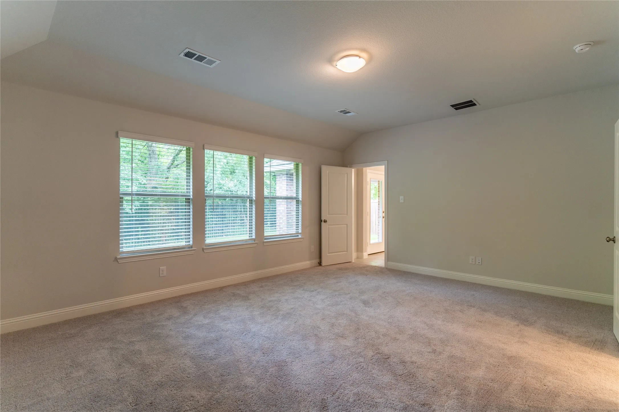 Single Family Residence For Sale in Collin County , 1314 Elizabeth Street, Anna, Texas 75409, 4 Bedroom, 2 Bathroom, 2 Garage spaces, 2,201 Sqft, built in 2021, Preowned, mls#21211492, Real Estate Agent in Anna, Homes For Sale in Collin county, Homes For Sale in Anna, Realtor in Anna Texas, Real Estate Brokerage Independent Realty Texas, Luminita Cordes Realtor