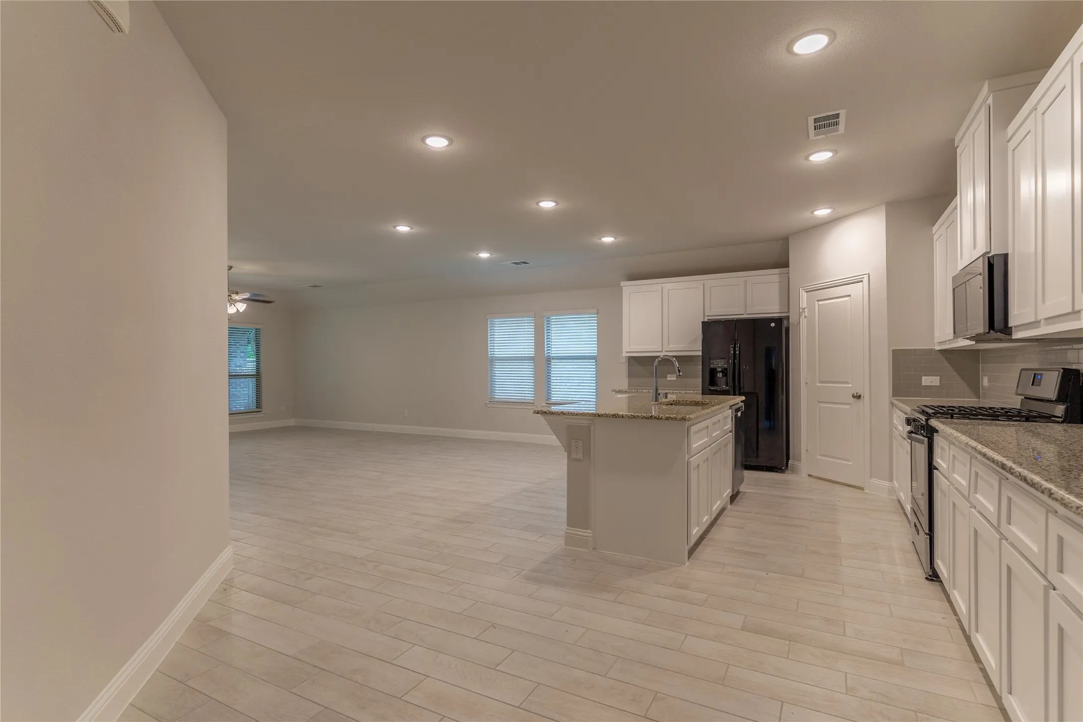 Single Family Residence For Sale in Collin County , 1314 Elizabeth Street, Anna, Texas 75409, 4 Bedroom, 2 Bathroom, 2 Garage spaces, 2,201 Sqft, built in 2021, Preowned, mls#21211492, Real Estate Agent in Anna, Homes For Sale in Collin county, Homes For Sale in Anna, Realtor in Anna Texas, Real Estate Brokerage Independent Realty Texas, Luminita Cordes Realtor