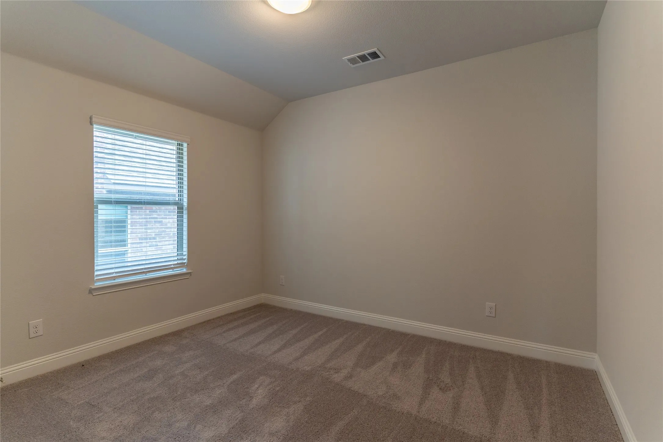 Single Family Residence For Sale in Collin County , 1314 Elizabeth Street, Anna, Texas 75409, 4 Bedroom, 2 Bathroom, 2 Garage spaces, 2,201 Sqft, built in 2021, Preowned, mls#21211492, Real Estate Agent in Anna, Homes For Sale in Collin county, Homes For Sale in Anna, Realtor in Anna Texas, Real Estate Brokerage Independent Realty Texas, Luminita Cordes Realtor