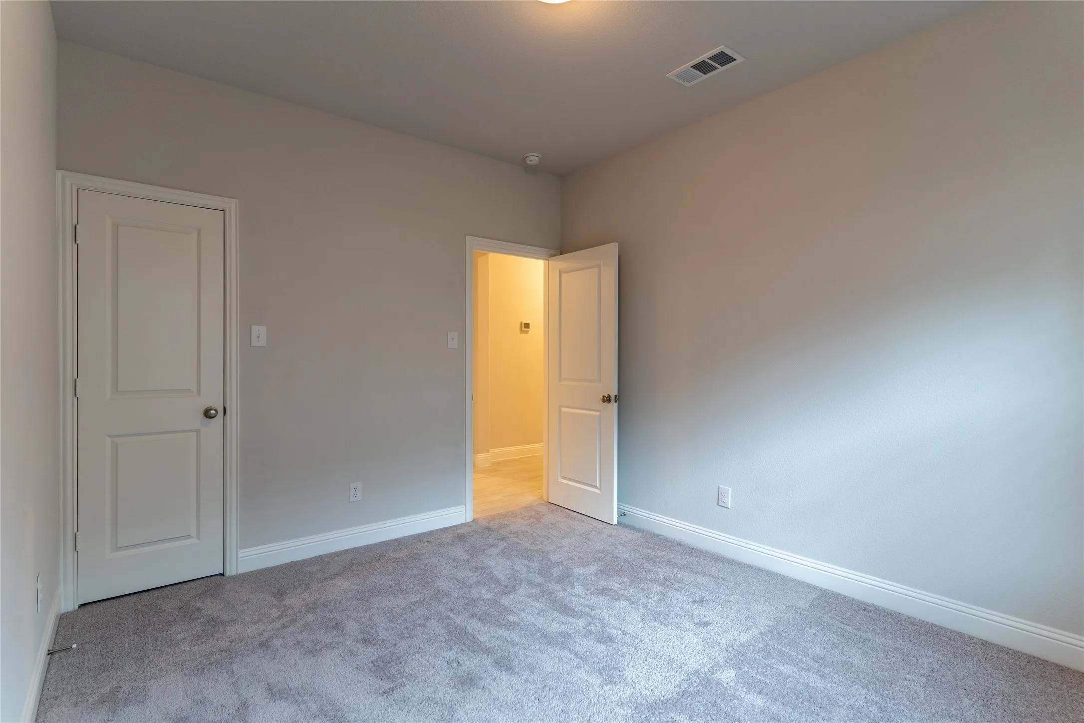 Single Family Residence For Sale in Collin County , 1314 Elizabeth Street, Anna, Texas 75409, 4 Bedroom, 2 Bathroom, 2 Garage spaces, 2,201 Sqft, built in 2021, Preowned, mls#21211492, Real Estate Agent in Anna, Homes For Sale in Collin county, Homes For Sale in Anna, Realtor in Anna Texas, Real Estate Brokerage Independent Realty Texas, Luminita Cordes Realtor