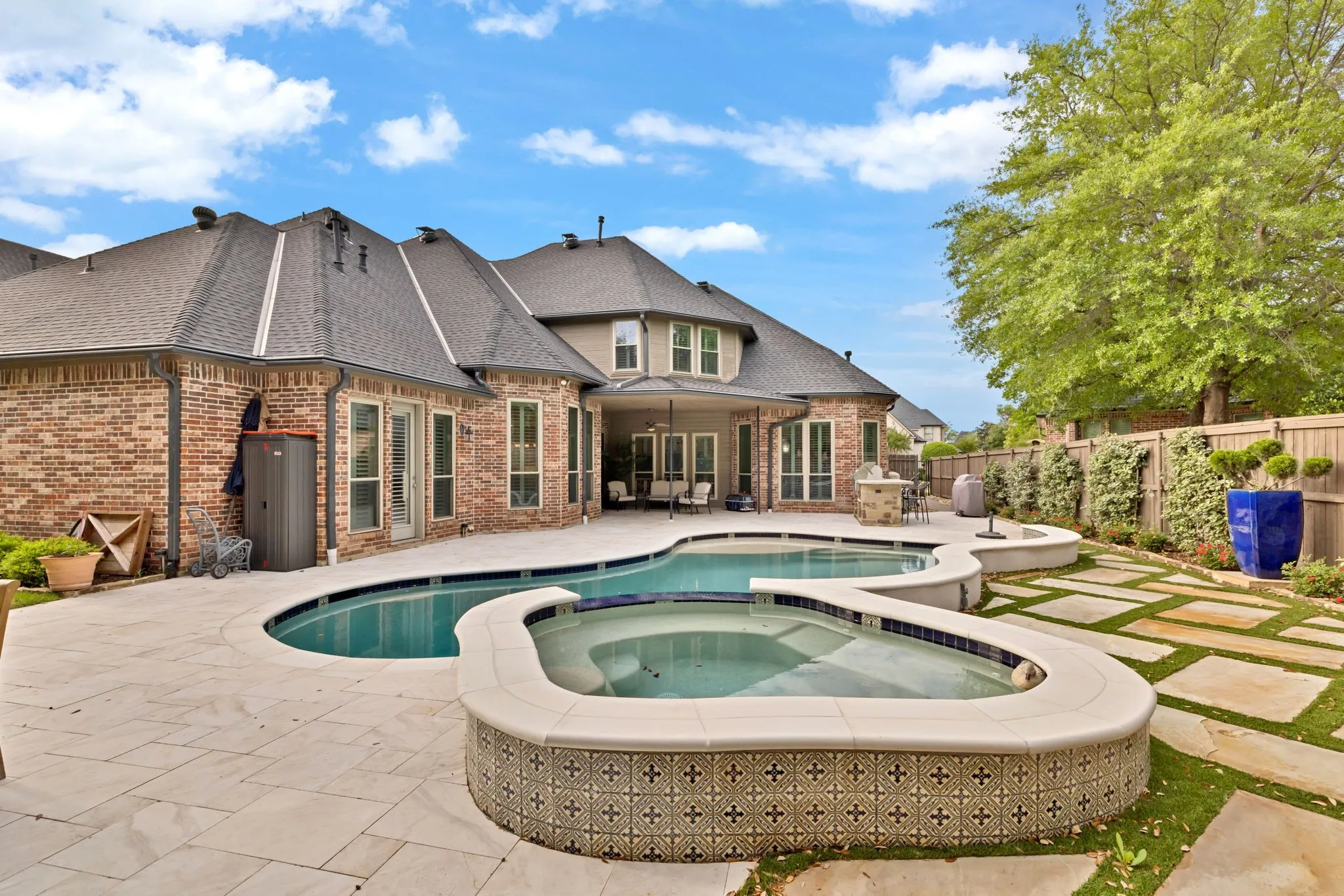 Single Family Residence For Sale in Tarrant County , 1351 Province Lane, Southlake, Texas 76092, 5 Bedroom, 5 Bathroom, 3 Garage spaces, 4,785 Sqft, built in 2001, mls#21210974, Real Estate Agent in Southlake, Homes For Sale in Tarrant county, Homes For Sale in Southlake, Realtor in Southlake Texas, Real Estate Brokerage Independent Realty Texas, Luminita Cordes Realtor