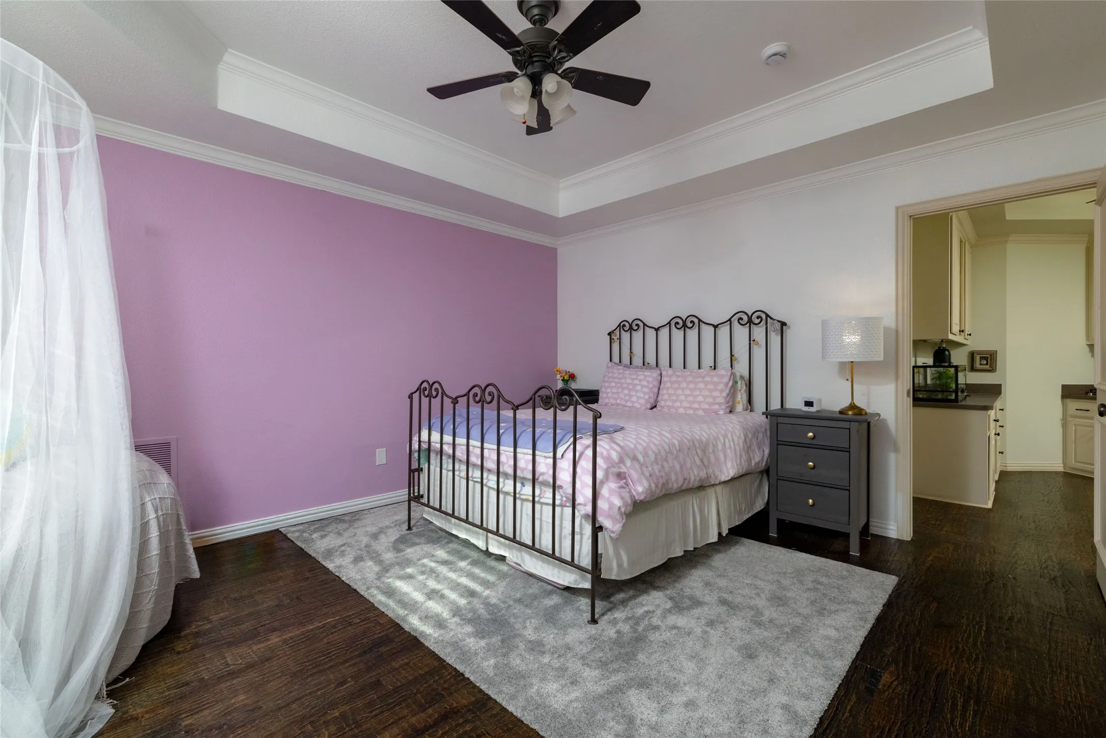 Single Family Residence For Sale in Tarrant County , 1351 Province Lane, Southlake, Texas 76092, 5 Bedroom, 5 Bathroom, 3 Garage spaces, 4,785 Sqft, built in 2001, mls#21210974, Real Estate Agent in Southlake, Homes For Sale in Tarrant county, Homes For Sale in Southlake, Realtor in Southlake Texas, Real Estate Brokerage Independent Realty Texas, Luminita Cordes Realtor