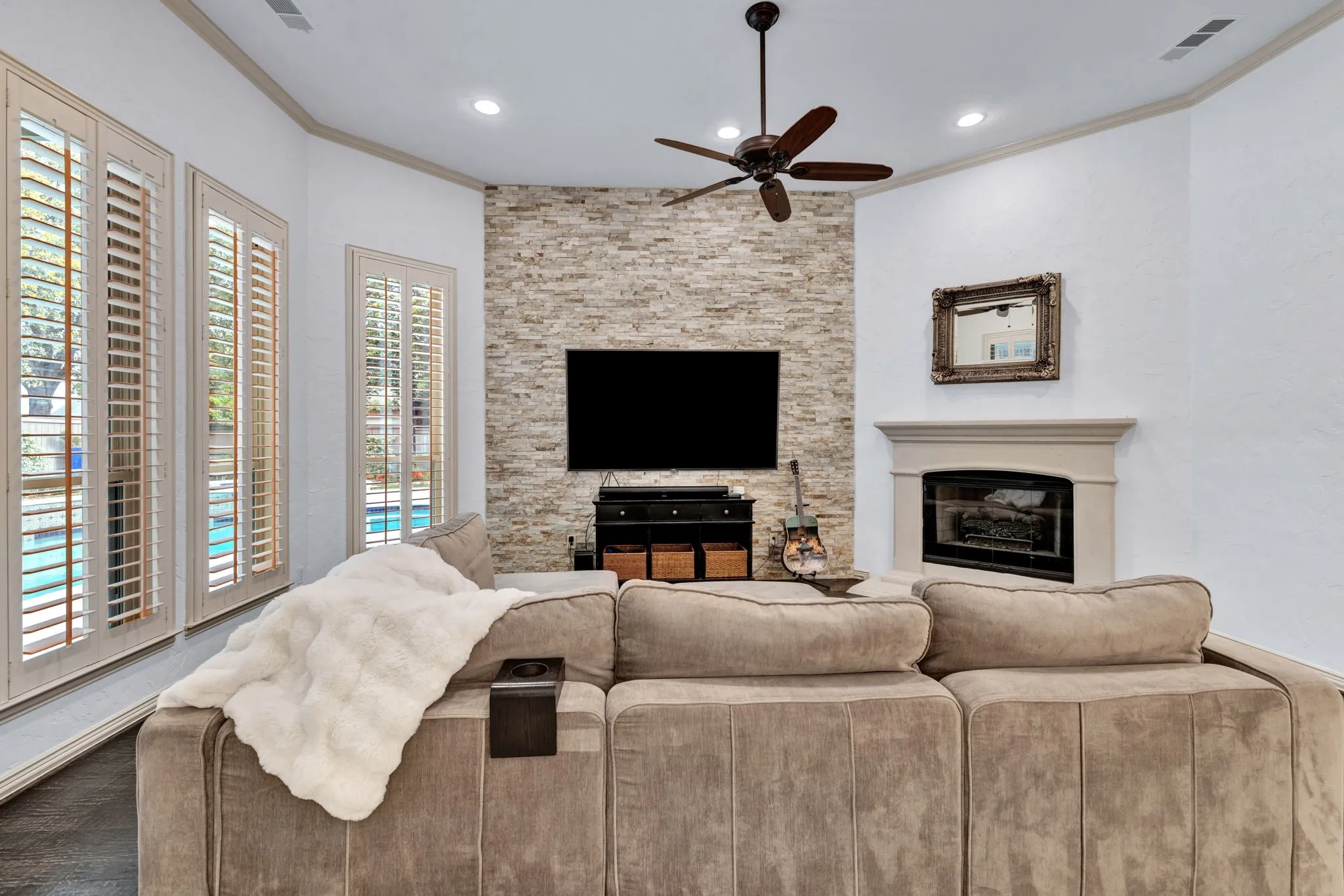 Single Family Residence For Sale in Tarrant County , 1351 Province Lane, Southlake, Texas 76092, 5 Bedroom, 5 Bathroom, 3 Garage spaces, 4,785 Sqft, built in 2001, mls#21210974, Real Estate Agent in Southlake, Homes For Sale in Tarrant county, Homes For Sale in Southlake, Realtor in Southlake Texas, Real Estate Brokerage Independent Realty Texas, Luminita Cordes Realtor