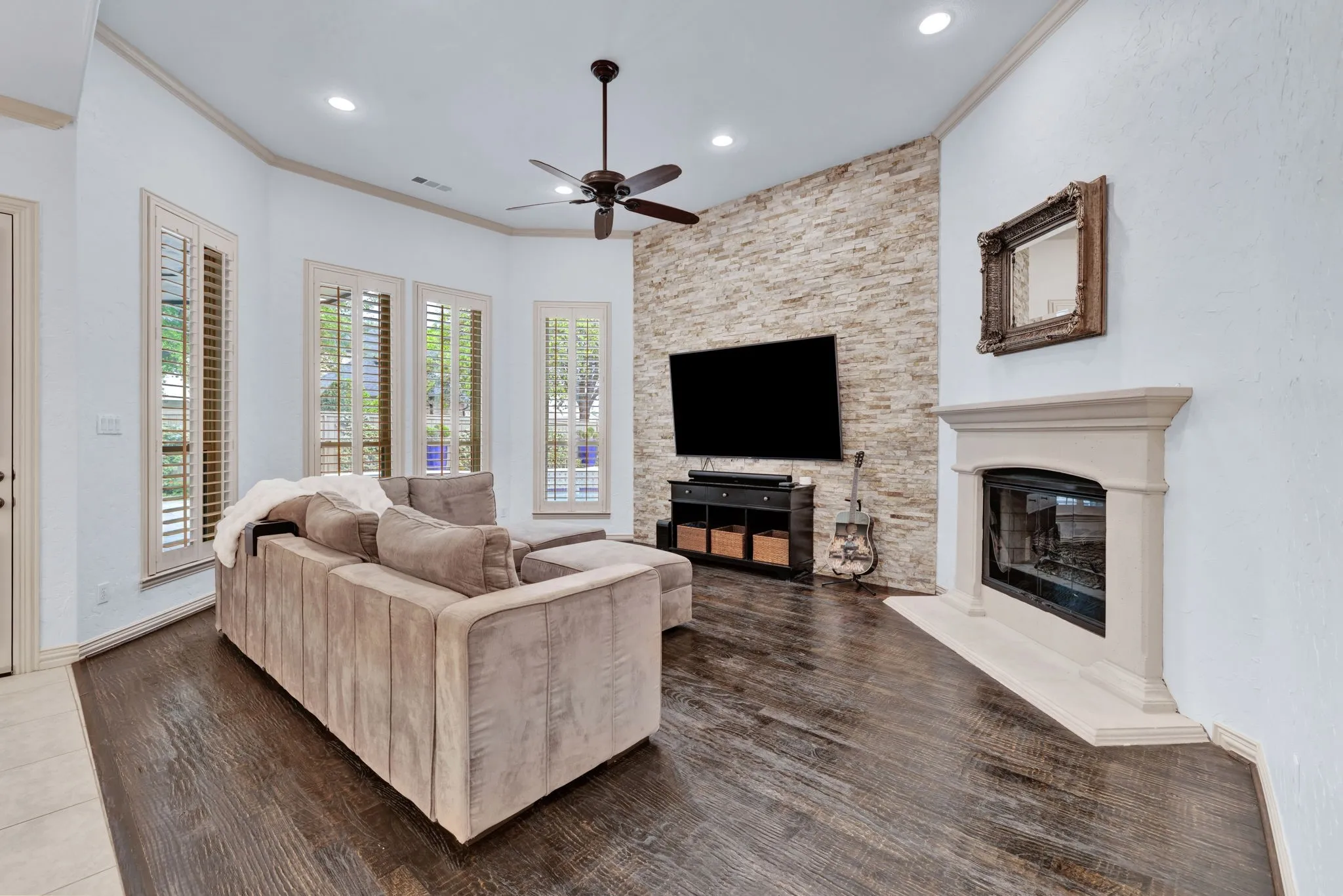 Single Family Residence For Sale in Tarrant County , 1351 Province Lane, Southlake, Texas 76092, 5 Bedroom, 5 Bathroom, 3 Garage spaces, 4,785 Sqft, built in 2001, mls#21210974, Real Estate Agent in Southlake, Homes For Sale in Tarrant county, Homes For Sale in Southlake, Realtor in Southlake Texas, Real Estate Brokerage Independent Realty Texas, Luminita Cordes Realtor