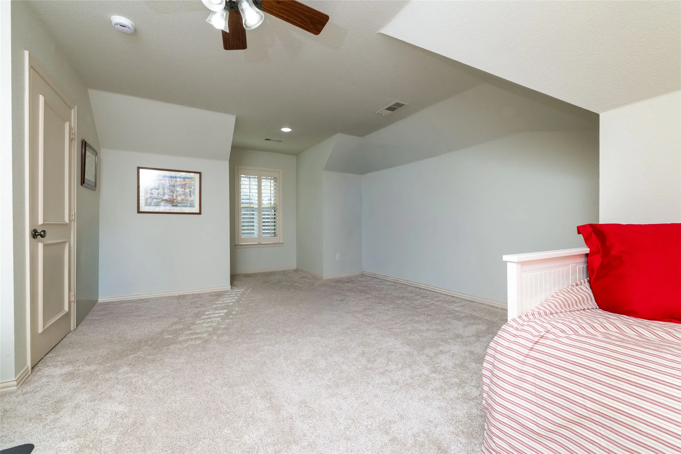 Single Family Residence For Sale in Tarrant County , 1351 Province Lane, Southlake, Texas 76092, 5 Bedroom, 5 Bathroom, 3 Garage spaces, 4,785 Sqft, built in 2001, mls#21210974, Real Estate Agent in Southlake, Homes For Sale in Tarrant county, Homes For Sale in Southlake, Realtor in Southlake Texas, Real Estate Brokerage Independent Realty Texas, Luminita Cordes Realtor
