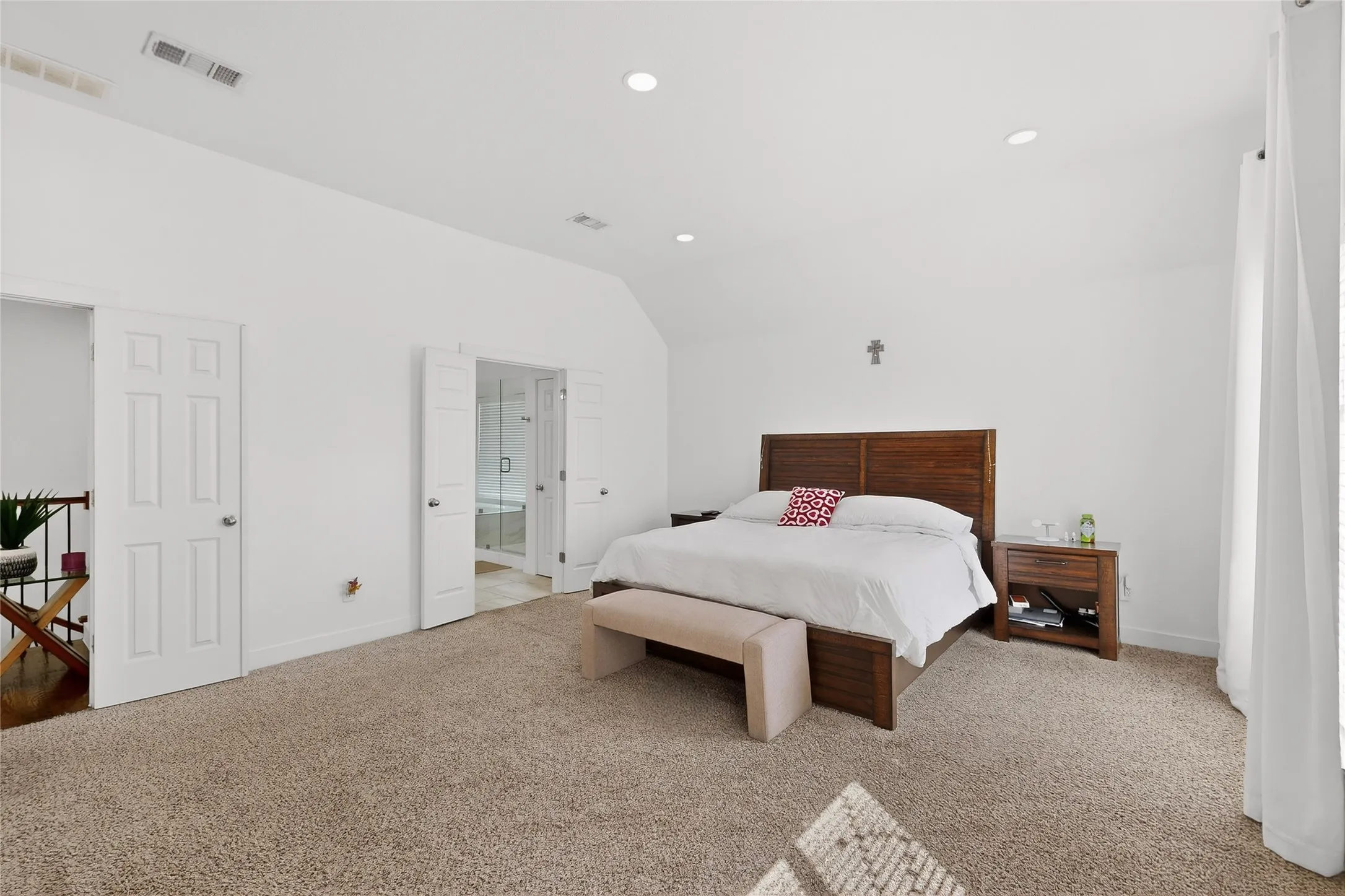 Single Family Residence For Sale in Tarrant County , 4541 Indian Rock Drive, Fort Worth, Texas 76244, 4 Bedroom, 3 Bathroom, 2 Garage spaces, 2,772 Sqft, built in 2002, Preowned, mls#21210468, Real Estate Agent in Fort Worth, Homes For Sale in Tarrant county, Homes For Sale in Fort Worth, Realtor in Fort Worth Texas, Real Estate Brokerage Independent Realty Texas, Luminita Cordes Realtor