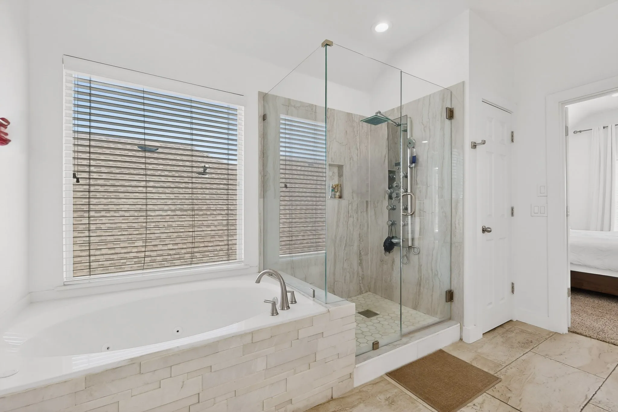 Single Family Residence For Sale in Tarrant County , 4541 Indian Rock Drive, Fort Worth, Texas 76244, 4 Bedroom, 3 Bathroom, 2 Garage spaces, 2,772 Sqft, built in 2002, Preowned, mls#21210468, Real Estate Agent in Fort Worth, Homes For Sale in Tarrant county, Homes For Sale in Fort Worth, Realtor in Fort Worth Texas, Real Estate Brokerage Independent Realty Texas, Luminita Cordes Realtor