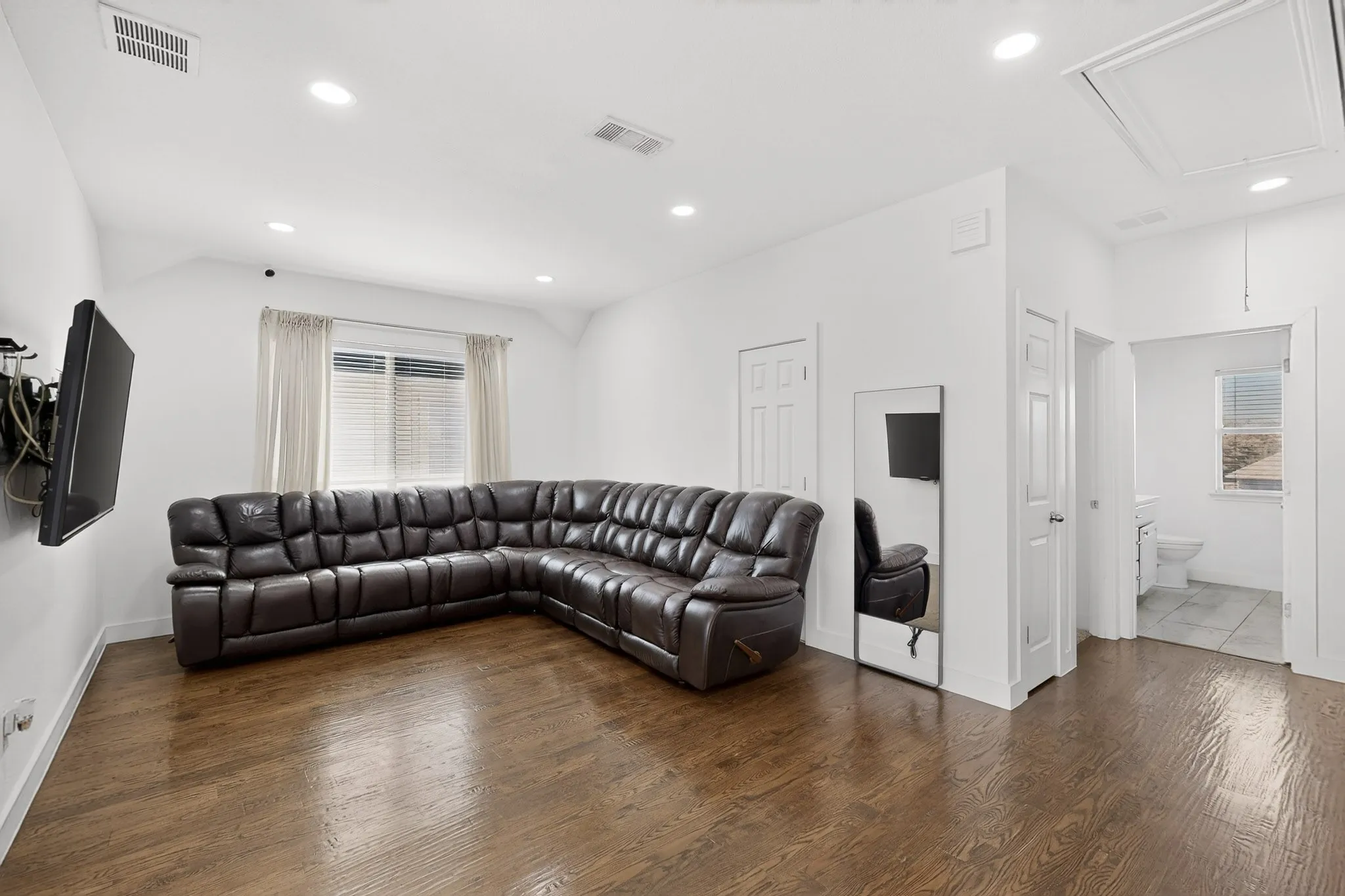 Single Family Residence For Sale in Tarrant County , 4541 Indian Rock Drive, Fort Worth, Texas 76244, 4 Bedroom, 3 Bathroom, 2 Garage spaces, 2,772 Sqft, built in 2002, Preowned, mls#21210468, Real Estate Agent in Fort Worth, Homes For Sale in Tarrant county, Homes For Sale in Fort Worth, Realtor in Fort Worth Texas, Real Estate Brokerage Independent Realty Texas, Luminita Cordes Realtor