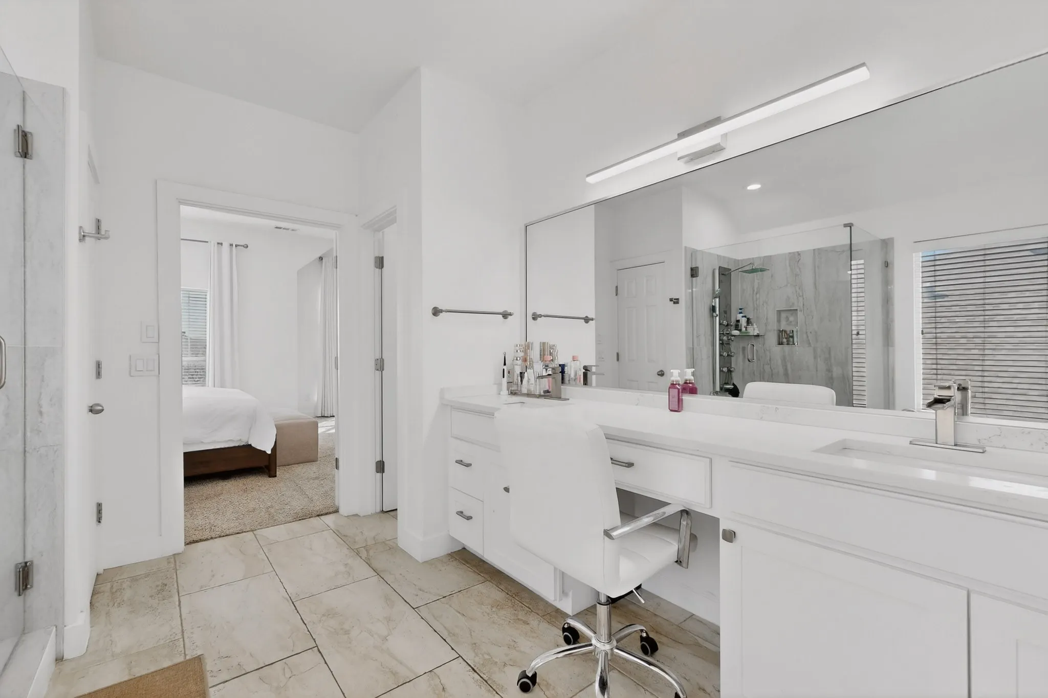 Single Family Residence For Sale in Tarrant County , 4541 Indian Rock Drive, Fort Worth, Texas 76244, 4 Bedroom, 3 Bathroom, 2 Garage spaces, 2,772 Sqft, built in 2002, Preowned, mls#21210468, Real Estate Agent in Fort Worth, Homes For Sale in Tarrant county, Homes For Sale in Fort Worth, Realtor in Fort Worth Texas, Real Estate Brokerage Independent Realty Texas, Luminita Cordes Realtor