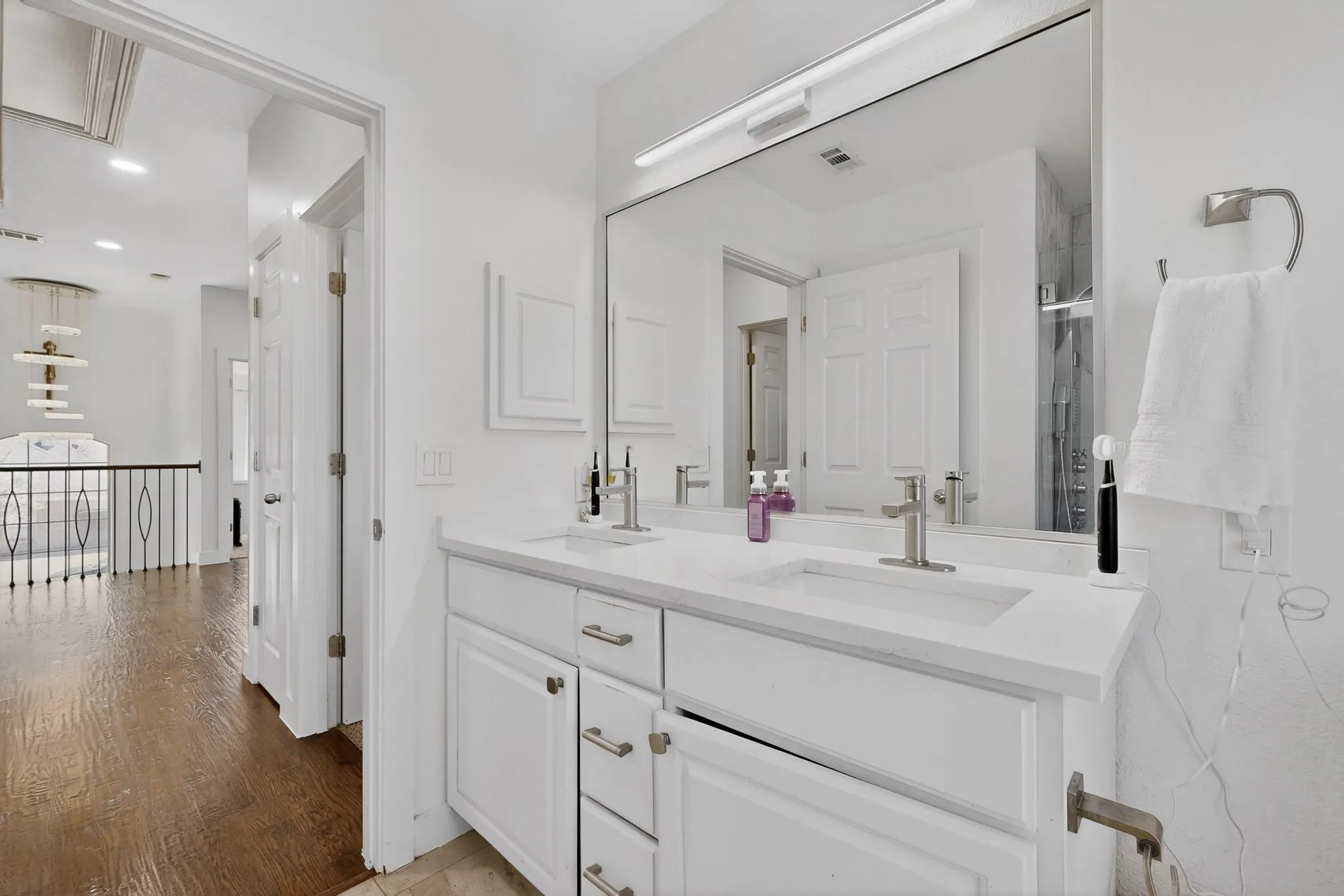 Single Family Residence For Sale in Tarrant County , 4541 Indian Rock Drive, Fort Worth, Texas 76244, 4 Bedroom, 3 Bathroom, 2 Garage spaces, 2,772 Sqft, built in 2002, Preowned, mls#21210468, Real Estate Agent in Fort Worth, Homes For Sale in Tarrant county, Homes For Sale in Fort Worth, Realtor in Fort Worth Texas, Real Estate Brokerage Independent Realty Texas, Luminita Cordes Realtor