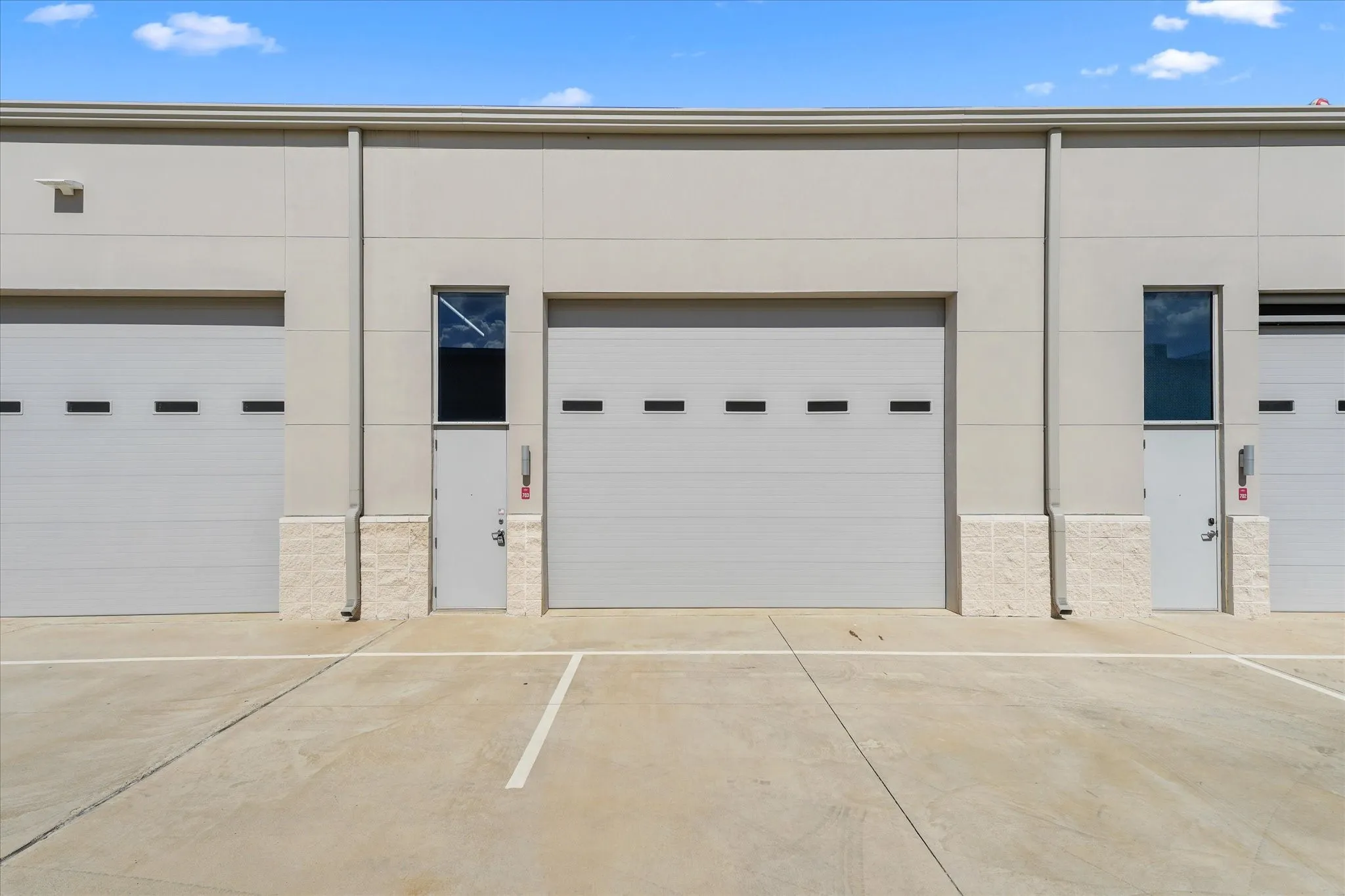 Warehouse For Sale in Denton County , 1725 N Highway 377 703, Roanoke, Texas 76262, 0, 0, Garage spaces, 0 Sqft, built in 2021, Preowned, mls#21211687, Real Estate Agent in Roanoke, Homes For Sale in Denton county, Homes For Sale in Roanoke, Realtor in Roanoke Texas, Real Estate Brokerage Independent Realty Texas, Luminita Cordes Realtor