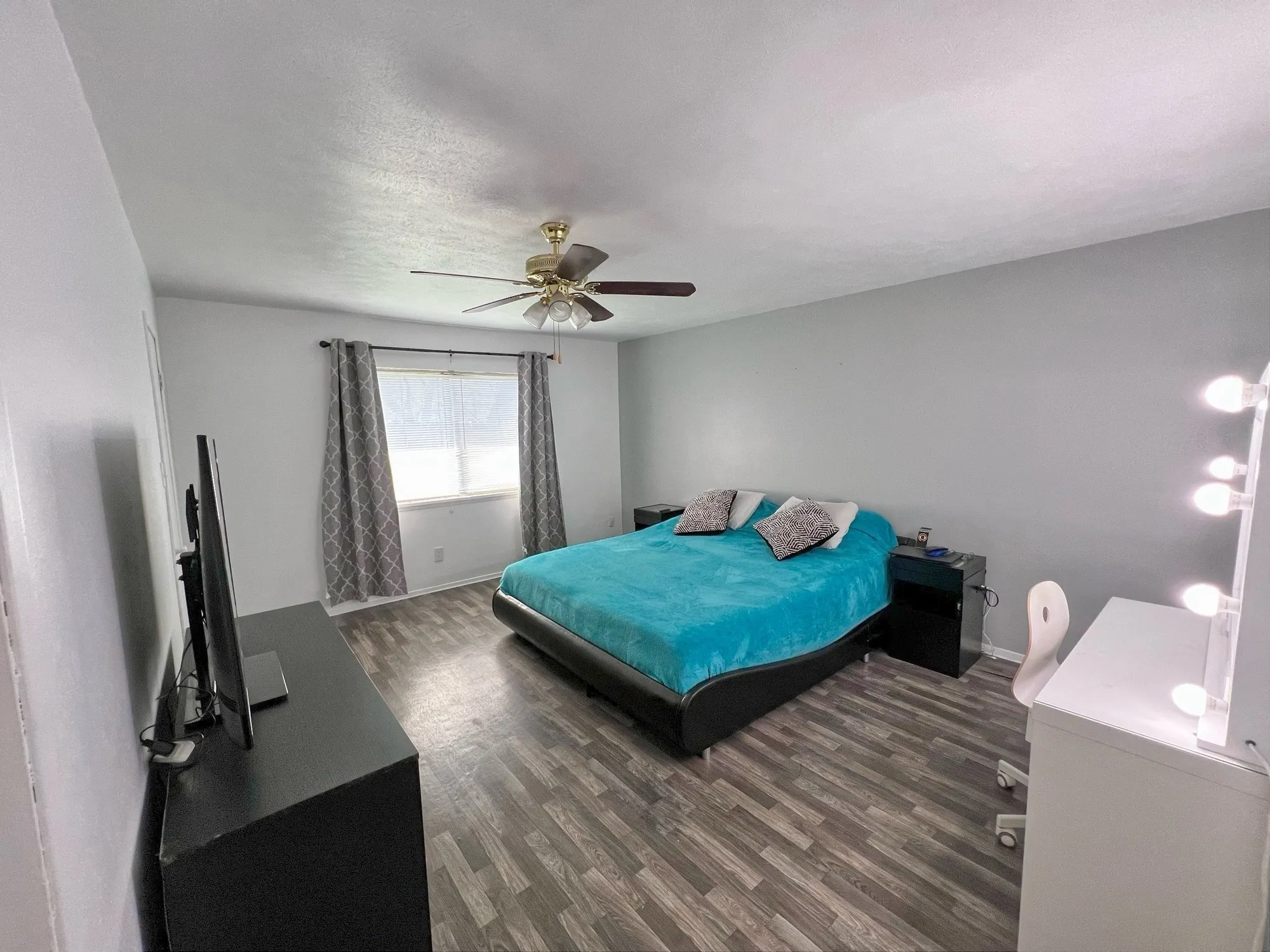 Single Family Residence For Sale in Dallas County , 5609 Kerry Lane, Garland, Texas 75043, 3 Bedrooms, 2 Bathrooms, 2 Garage spaces, 1,749 Sqft, built in 1977, Preowned, Price $274,900, mls#21211679, Real Estate Agent in Garland, Homes For Sale in Dallas county, Homes For Sale in Garland, Realtor in Garland Texas, Real Estate Brokerage Independent Realty Texas, Luminita Cordes Realtor