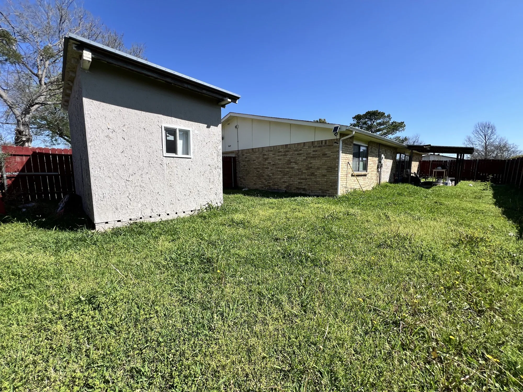 Single Family Residence For Sale in Dallas County , 5609 Kerry Lane, Garland, Texas 75043, 3 Bedrooms, 2 Bathrooms, 2 Garage spaces, 1,749 Sqft, built in 1977, Preowned, Price $274,900, mls#21211679, Real Estate Agent in Garland, Homes For Sale in Dallas county, Homes For Sale in Garland, Realtor in Garland Texas, Real Estate Brokerage Independent Realty Texas, Luminita Cordes Realtor