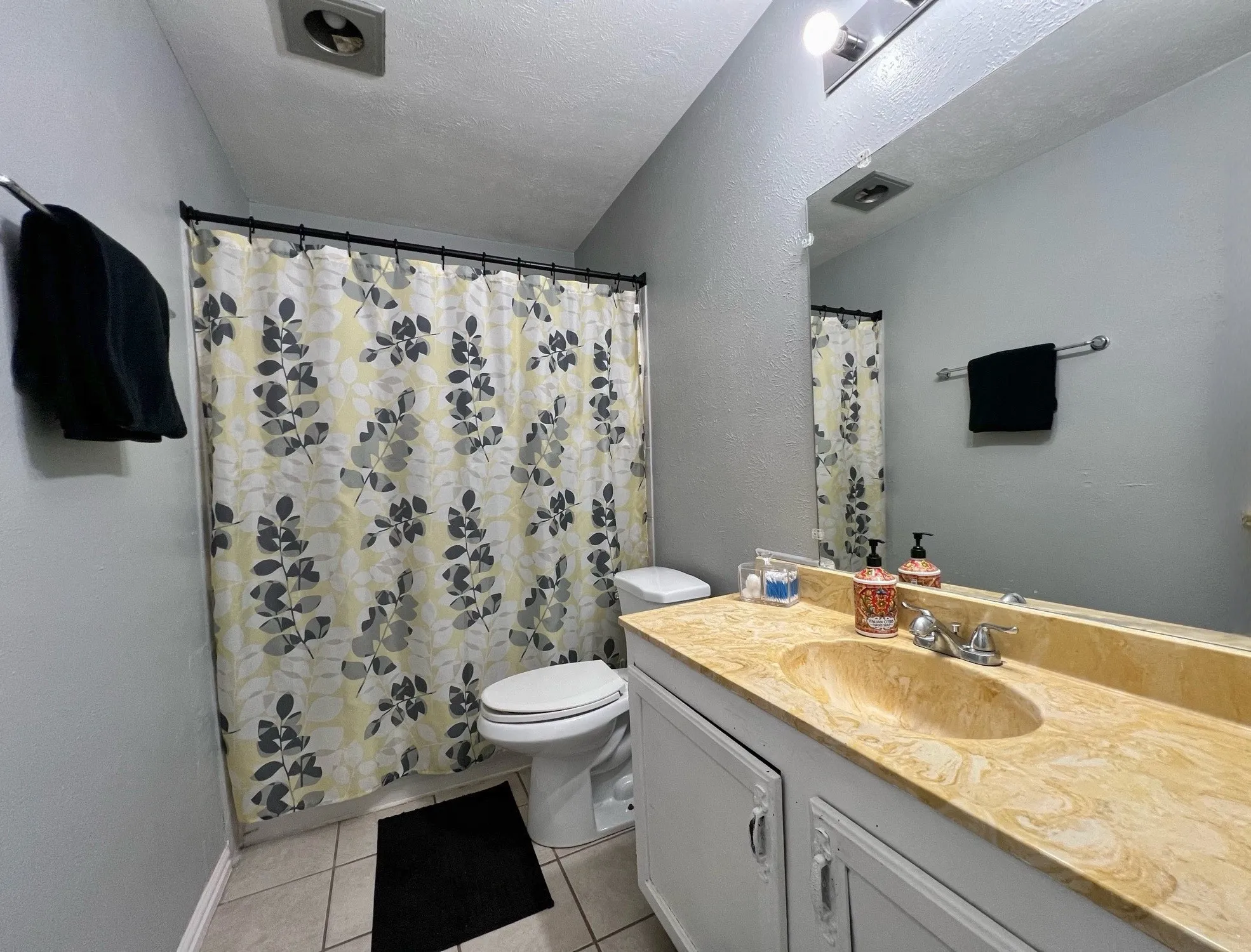 Single Family Residence For Sale in Dallas County , 5609 Kerry Lane, Garland, Texas 75043, 3 Bedrooms, 2 Bathrooms, 2 Garage spaces, 1,749 Sqft, built in 1977, Preowned, Price $274,900, mls#21211679, Real Estate Agent in Garland, Homes For Sale in Dallas county, Homes For Sale in Garland, Realtor in Garland Texas, Real Estate Brokerage Independent Realty Texas, Luminita Cordes Realtor