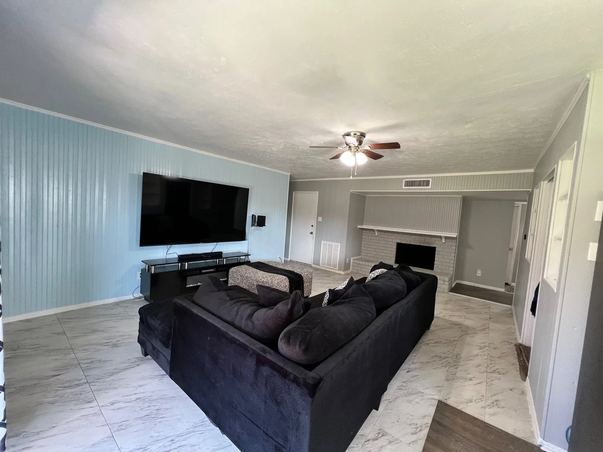 Single Family Residence For Sale in Dallas County , 5609 Kerry Lane, Garland, Texas 75043, 3 Bedrooms, 2 Bathrooms, 2 Garage spaces, 1,749 Sqft, built in 1977, Preowned, Price $274,900, mls#21211679, Real Estate Agent in Garland, Homes For Sale in Dallas county, Homes For Sale in Garland, Realtor in Garland Texas, Real Estate Brokerage Independent Realty Texas, Luminita Cordes Realtor