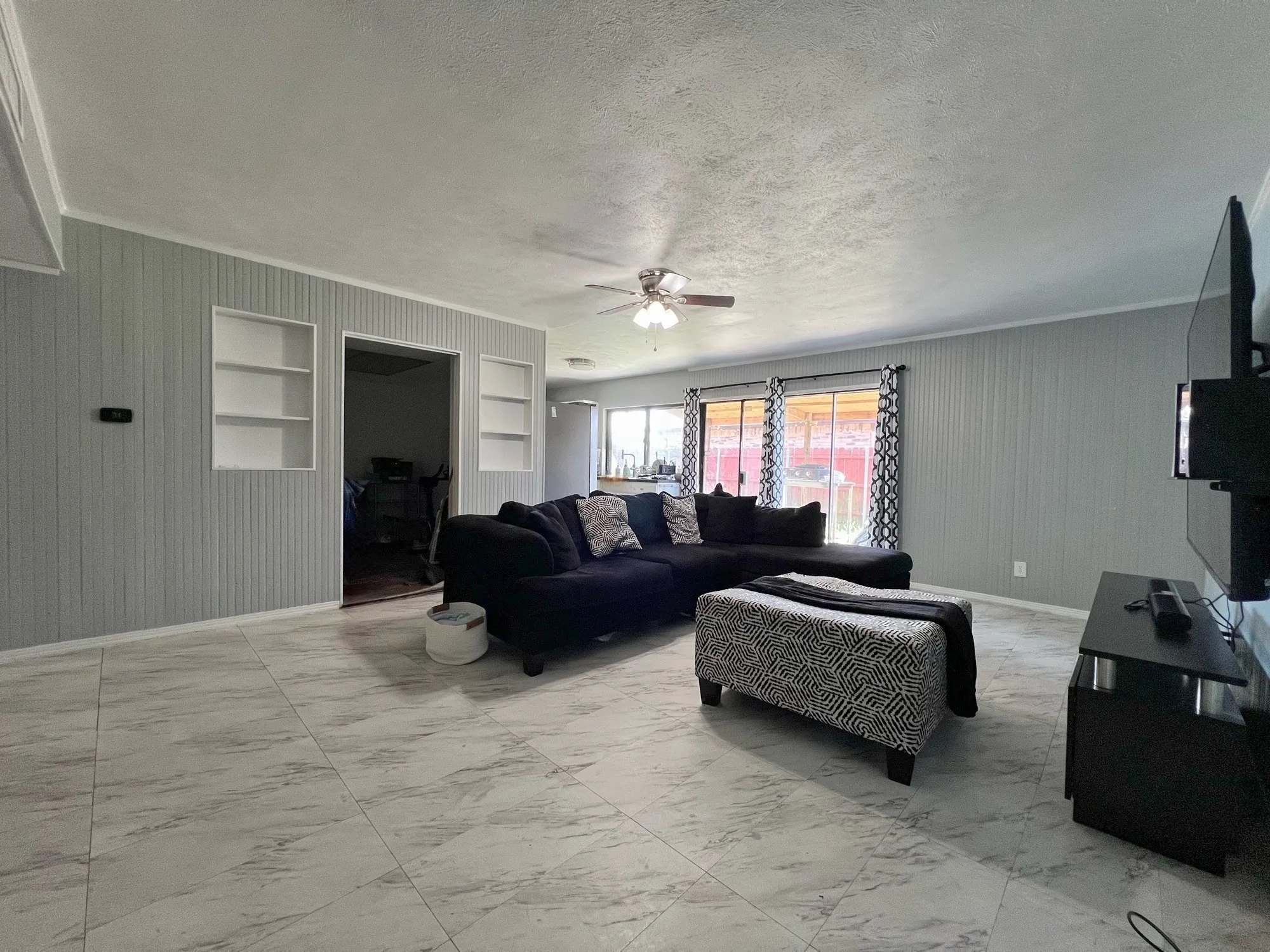 Single Family Residence For Sale in Dallas County , 5609 Kerry Lane, Garland, Texas 75043, 3 Bedrooms, 2 Bathrooms, 2 Garage spaces, 1,749 Sqft, built in 1977, Preowned, Price $274,900, mls#21211679, Real Estate Agent in Garland, Homes For Sale in Dallas county, Homes For Sale in Garland, Realtor in Garland Texas, Real Estate Brokerage Independent Realty Texas, Luminita Cordes Realtor