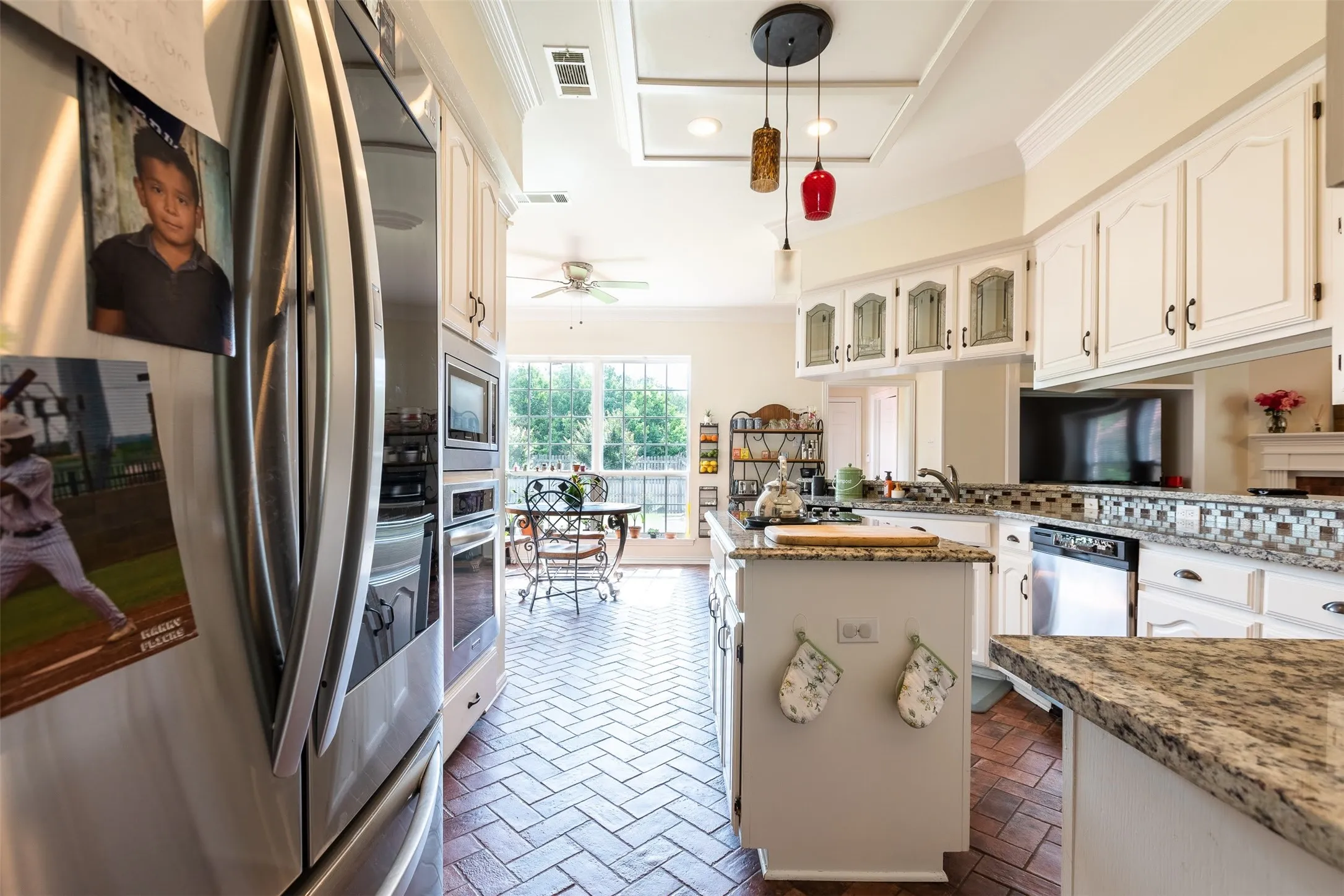 Single Family Residence For Sale in Dallas County , 910 Kings Court, Duncanville, Texas 75137, 4 Bedroom, 4 Bathroom, 3 Garage spaces, 3,359 Sqft, built in 1990, Preowned, mls#21208812, Real Estate Agent in Duncanville, Homes For Sale in Dallas county, Homes For Sale in Duncanville, Realtor in Duncanville Texas, Real Estate Brokerage Independent Realty Texas, Luminita Cordes Realtor