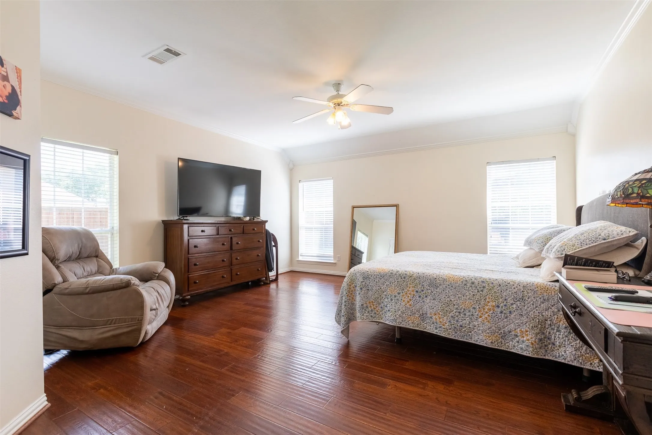 Single Family Residence For Sale in Dallas County , 910 Kings Court, Duncanville, Texas 75137, 4 Bedroom, 4 Bathroom, 3 Garage spaces, 3,359 Sqft, built in 1990, Preowned, mls#21208812, Real Estate Agent in Duncanville, Homes For Sale in Dallas county, Homes For Sale in Duncanville, Realtor in Duncanville Texas, Real Estate Brokerage Independent Realty Texas, Luminita Cordes Realtor